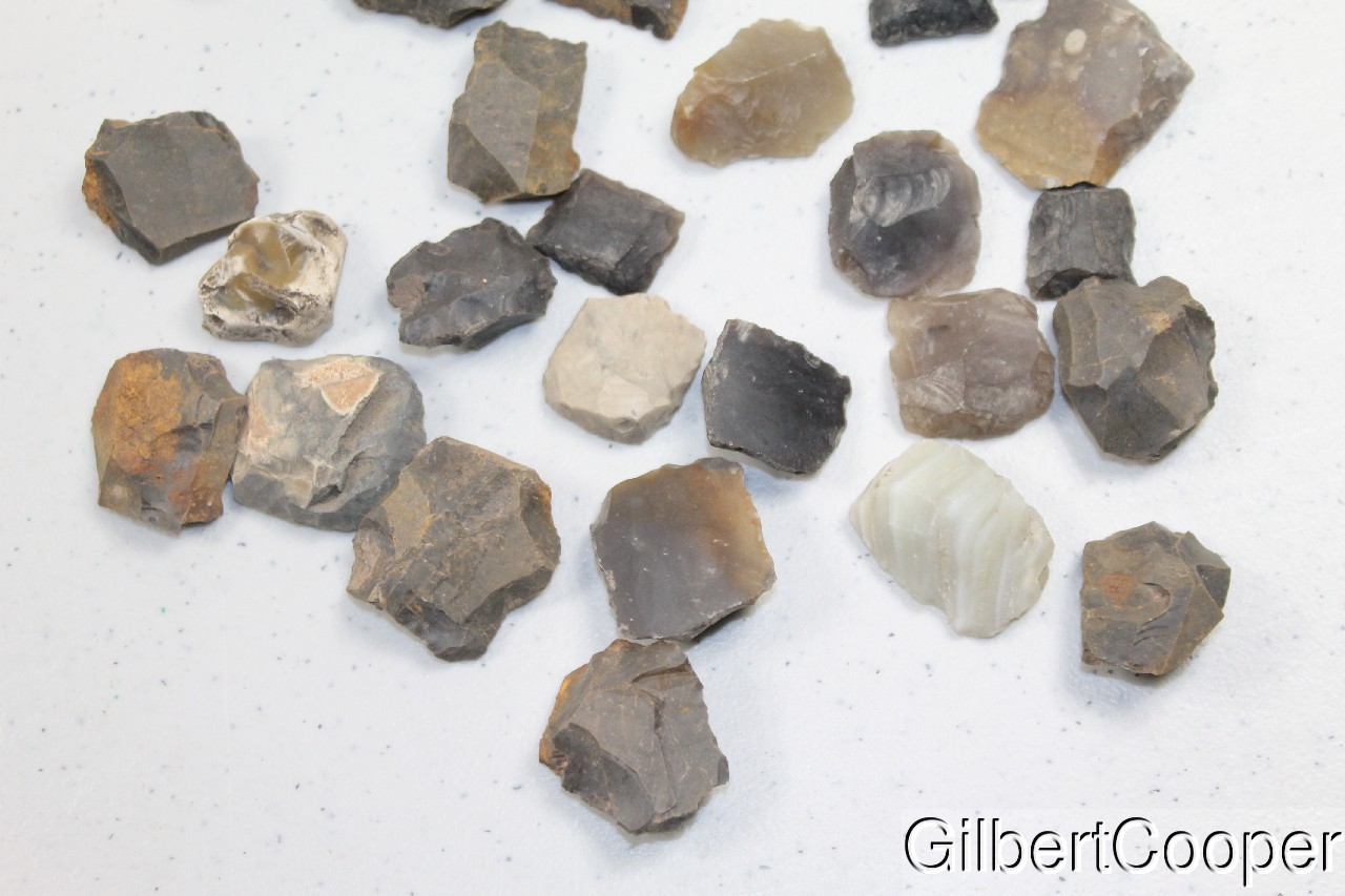 ONEIDA INDIAN GUN FLINT - SELLING 1 PIECE AT A TIME