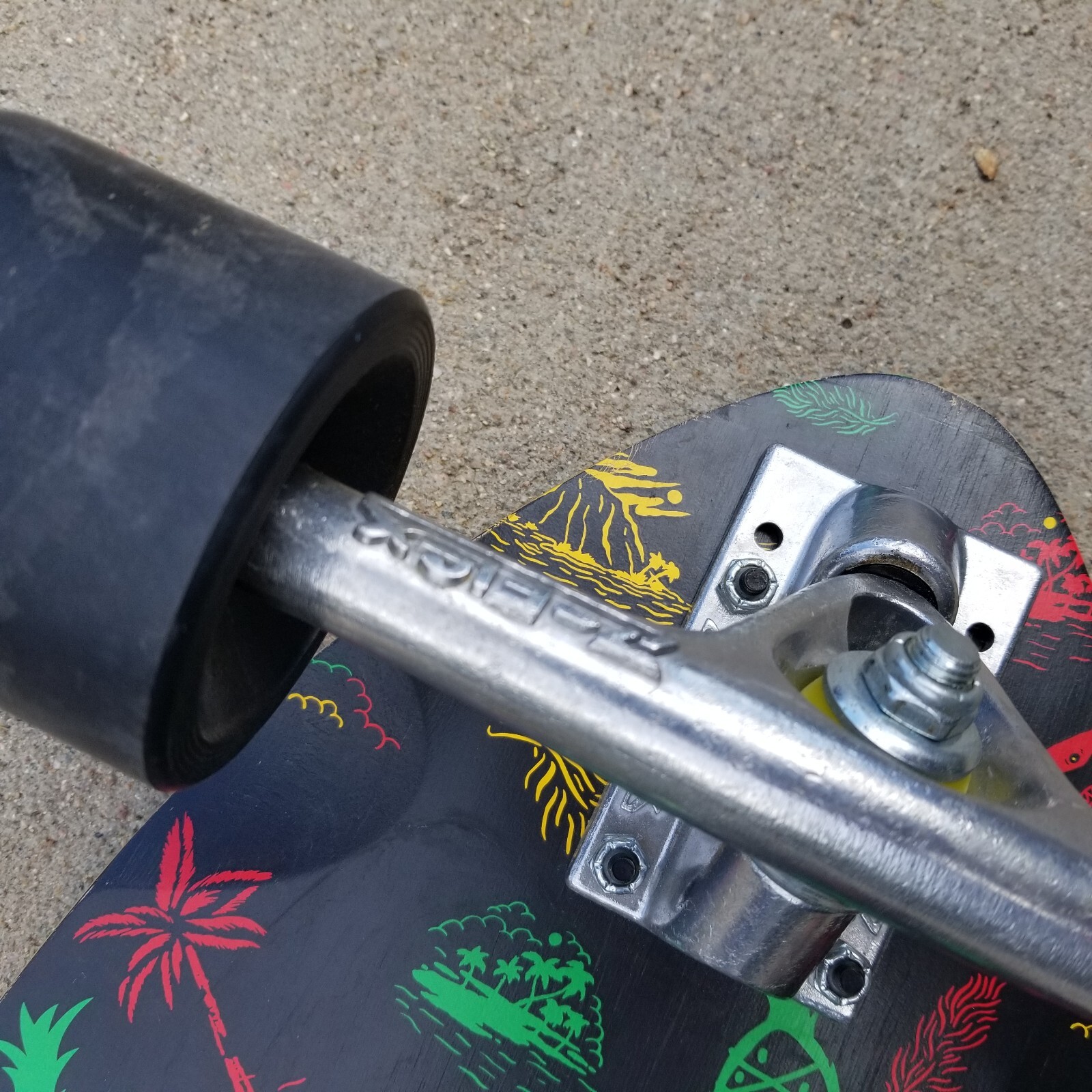 Z-FLEX Longboard 39.5” x 9 1/2” Complete w/ Deck Trucks Wheels