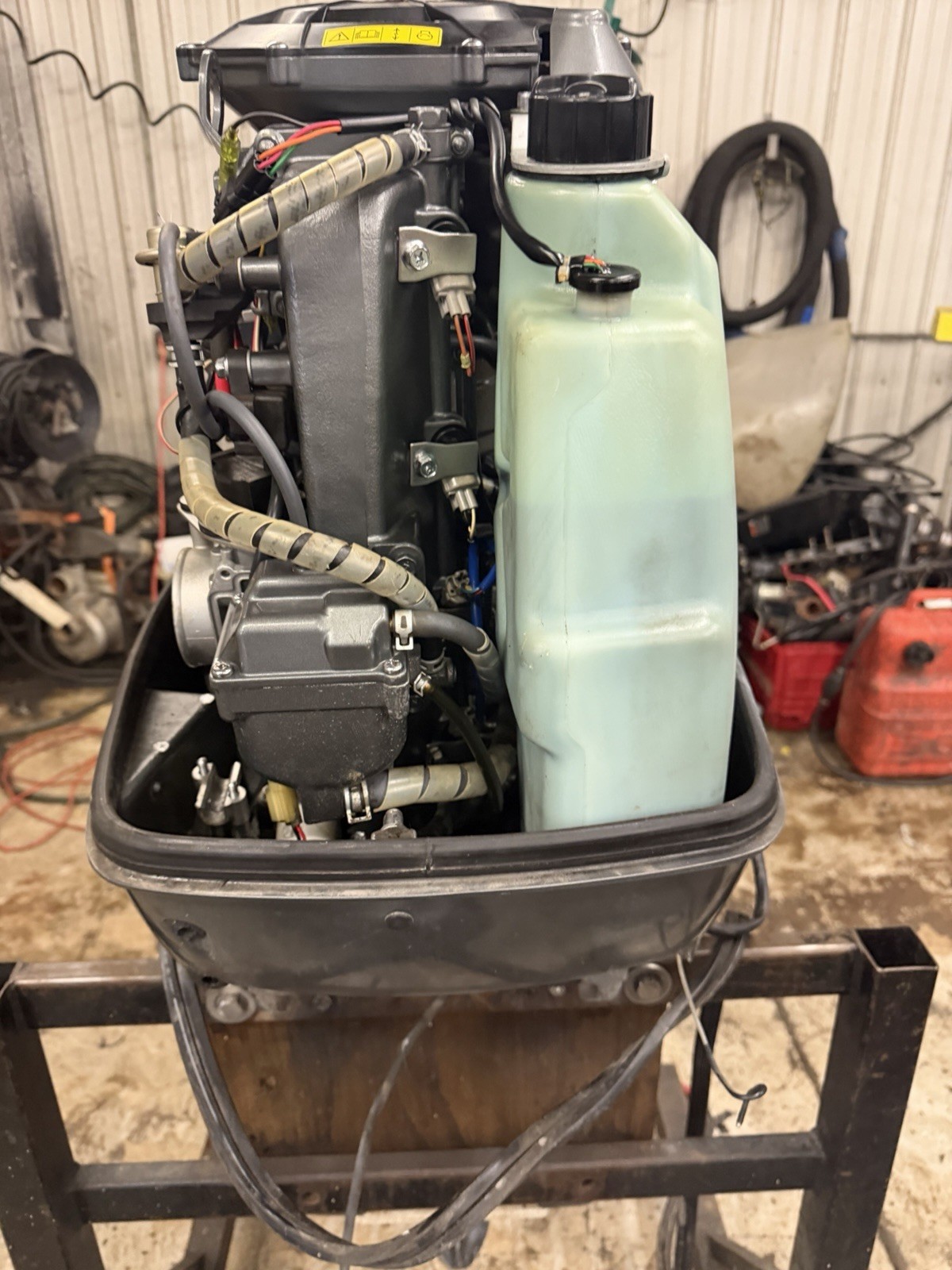 1999 Suzuki DT 140 EFI two stroke oil injected 20" long shaft remote freshwater