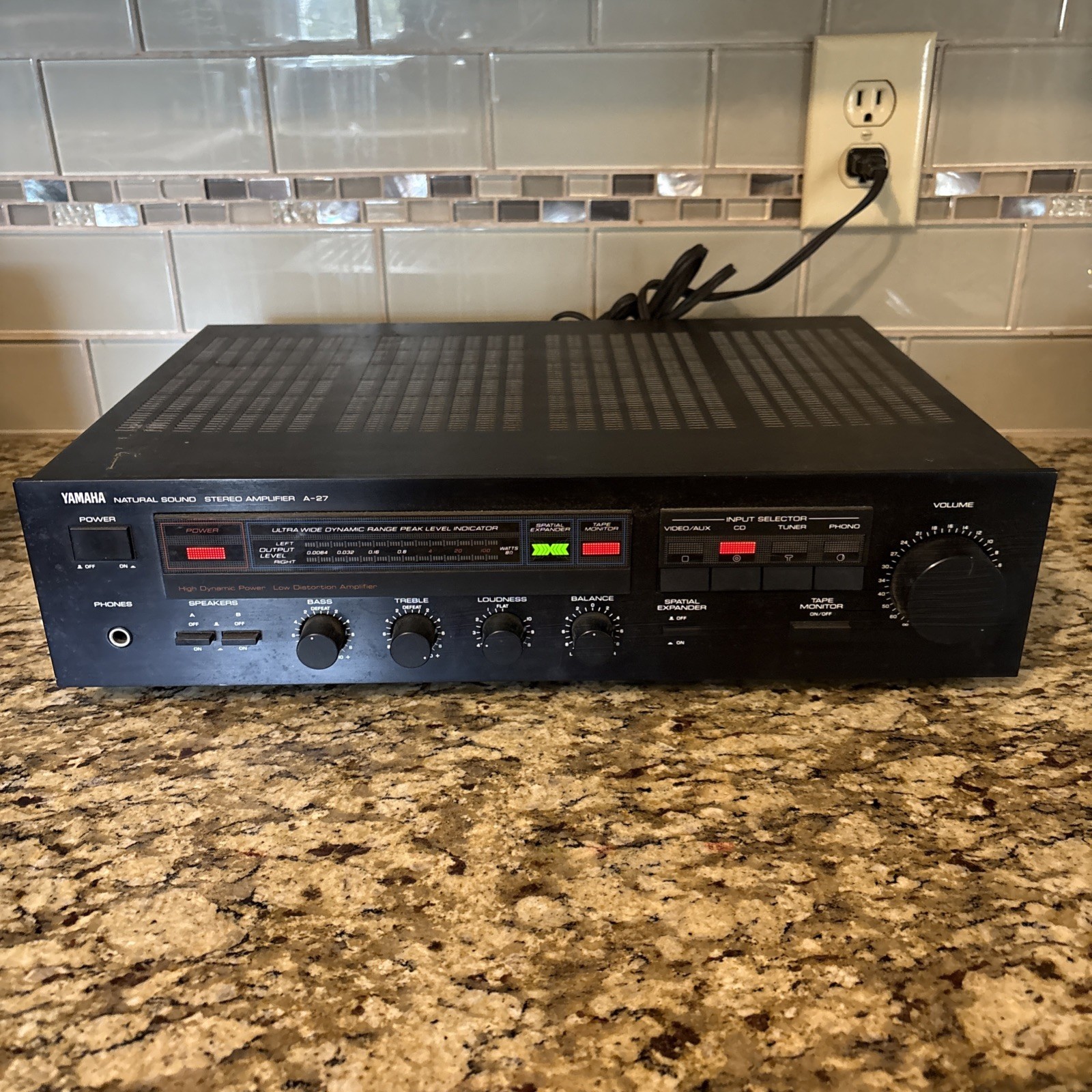 Yamaha A-27 Natural Sound Stereo Amplifier. Works. Read