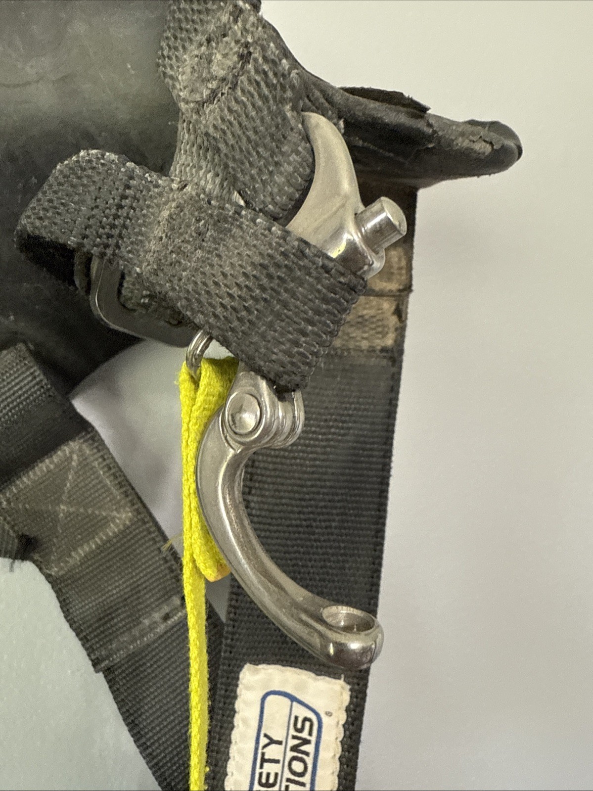 Hutchens Racing Hybrid Pro Head Restraint M Medium Quick Release Tether SFI 38.1