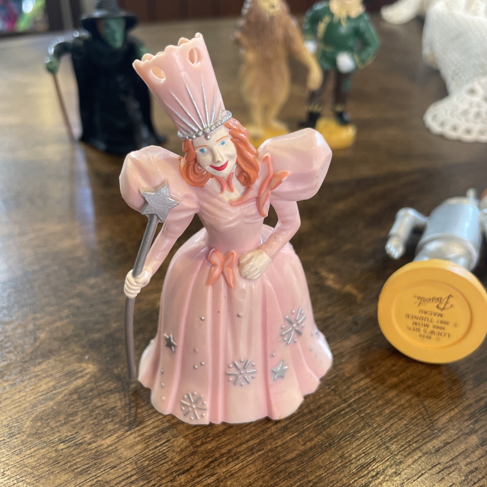 Vintage Wizard Of Oz Set Of 6 1939 Loew's Ren 1966 MGM 1987 Turner Macau Figures