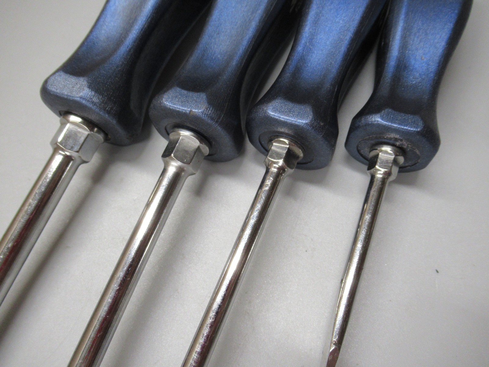 Set of 4 Snap-On SDD Flat & Phillips Blue Pearl Hard Handle Screwdrivers