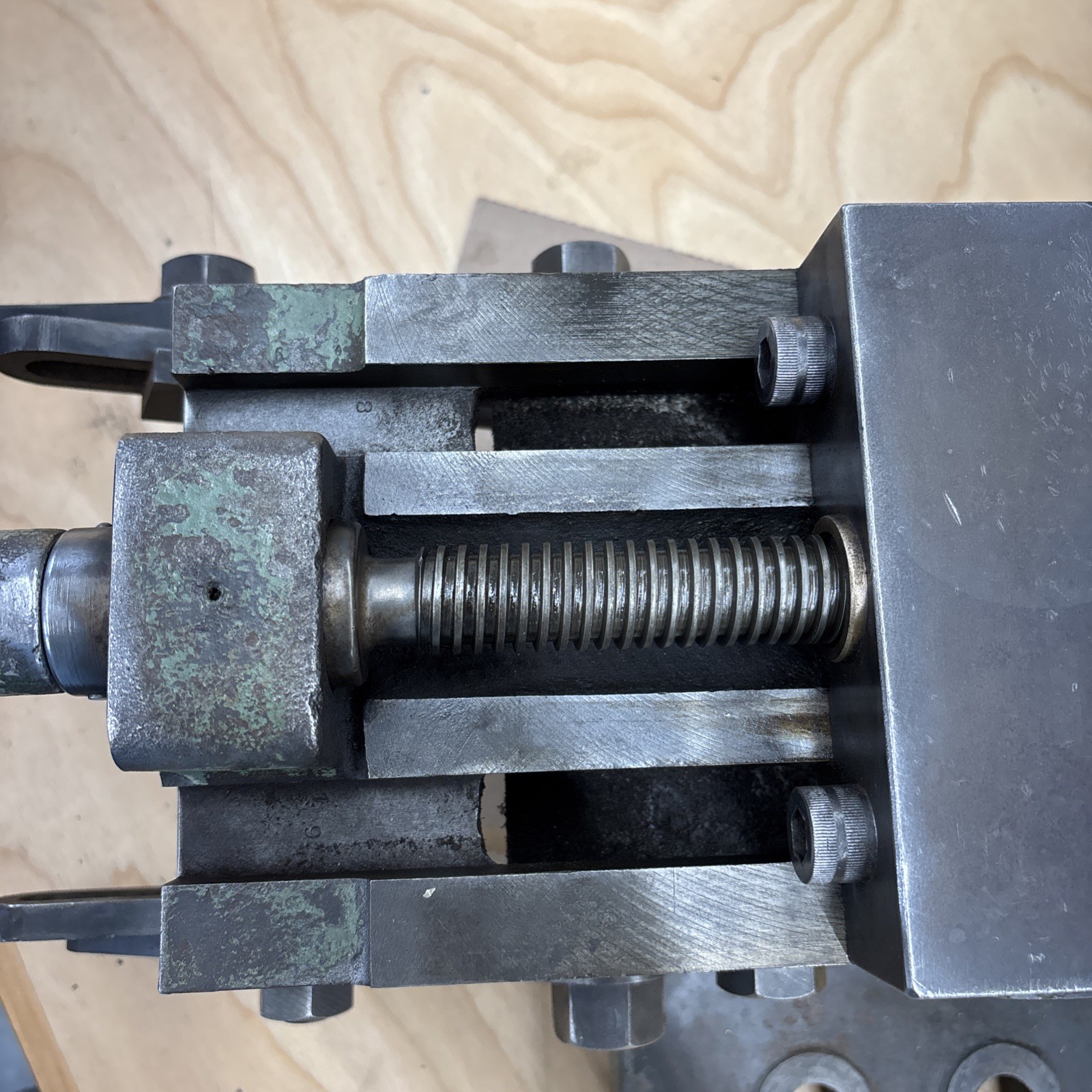 Brown & Sharpe No 3 Universal Tilting Vise 6” Jaw Double Swivel Base