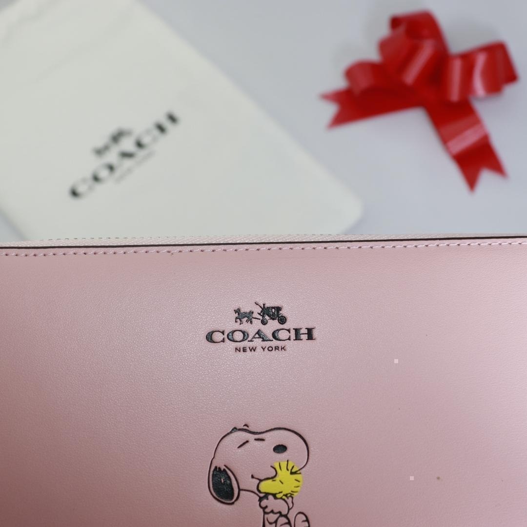 COACH x PEANUTS Long Wallet Snoopy Woodstock Leather Zip pink Popular items New