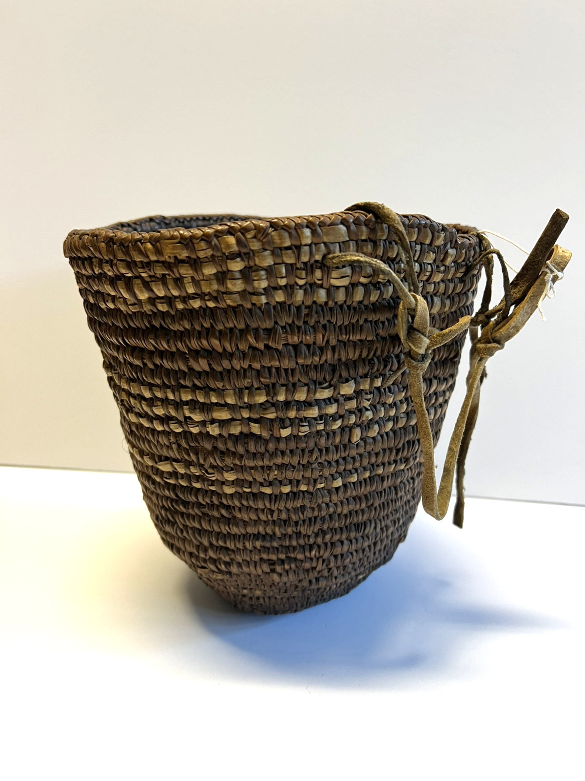 Original Antique Native American Indian Berry Basket; Late 1880's-1900; Lot # C9