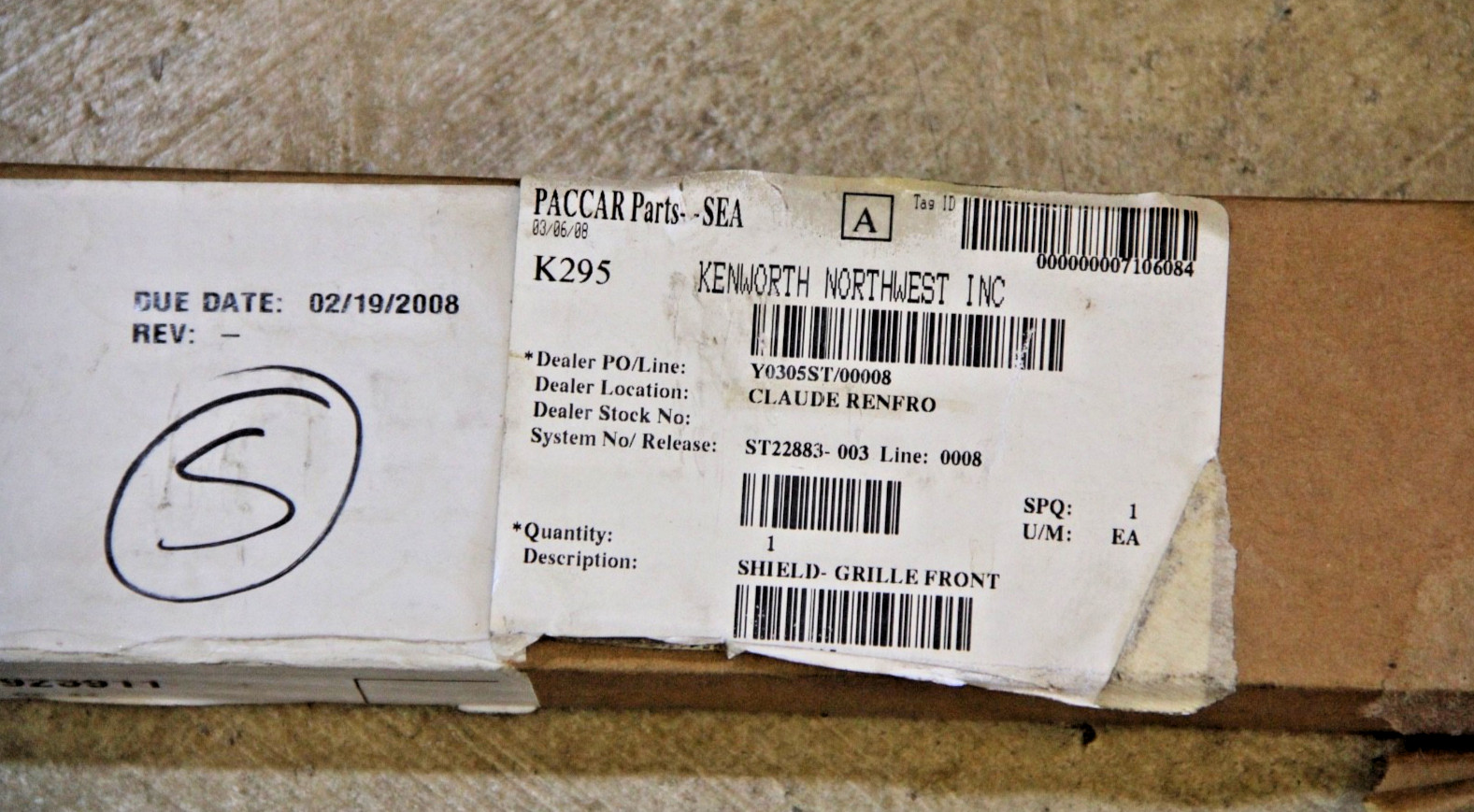 KENWORTH K213-3205 SHIELD-GRILLE FRONT NOS OEM New In Box Rare Ships Free