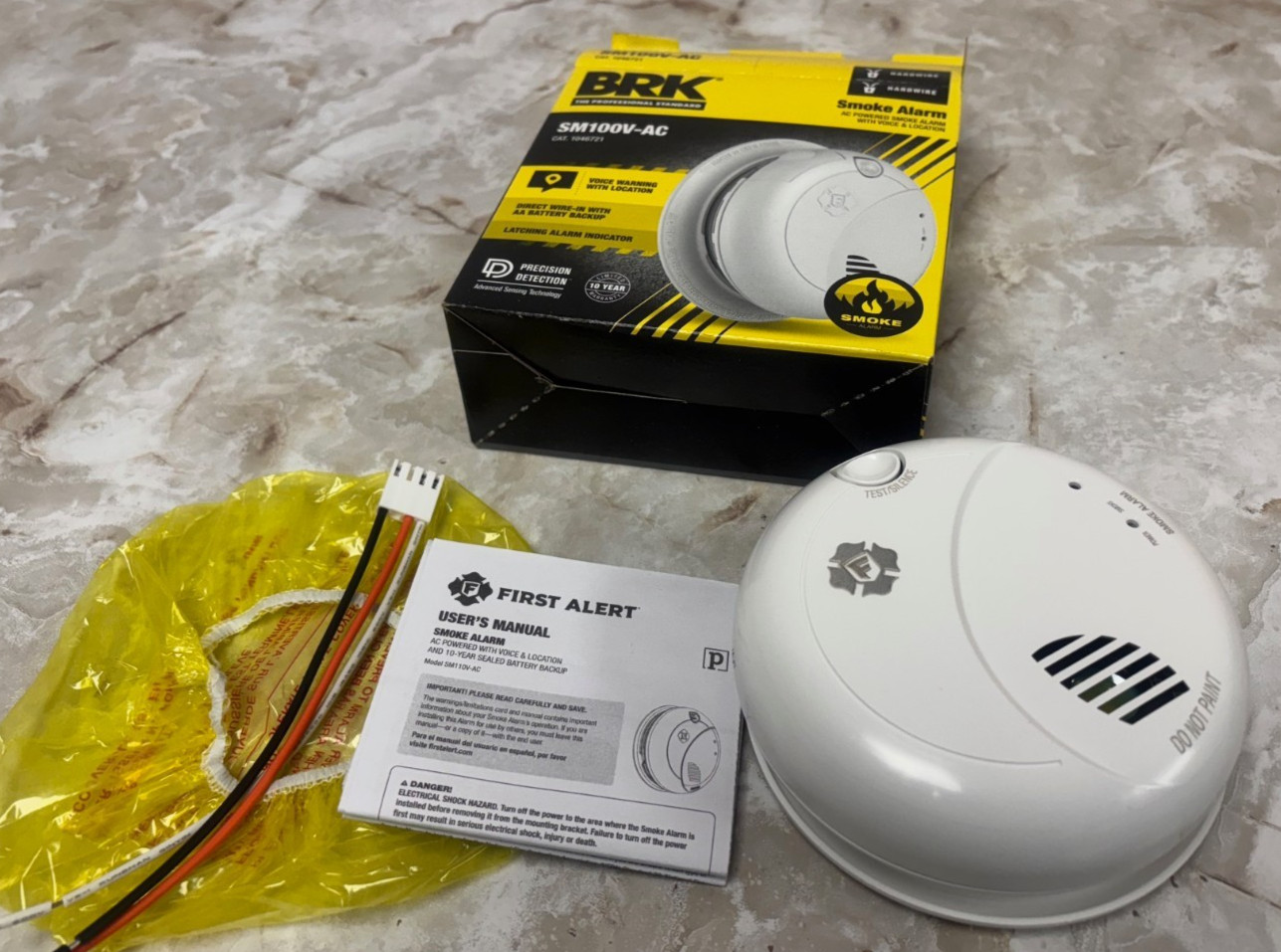 ⭐️⭐️⭐️First Alert BRK SM100V-AC Interconnect Hardwire Smoke Alarm w/ Voice & Loc