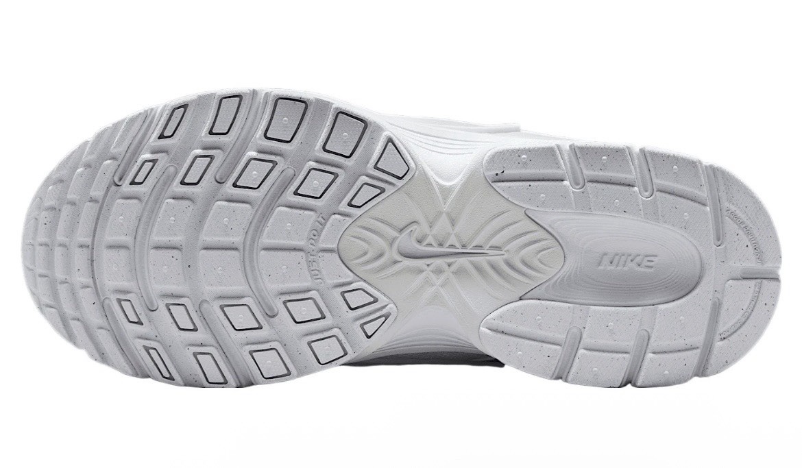 Nike V5 RNR White Black Metallic Silver HQ7901-101 Women's Sneakers Size NEW