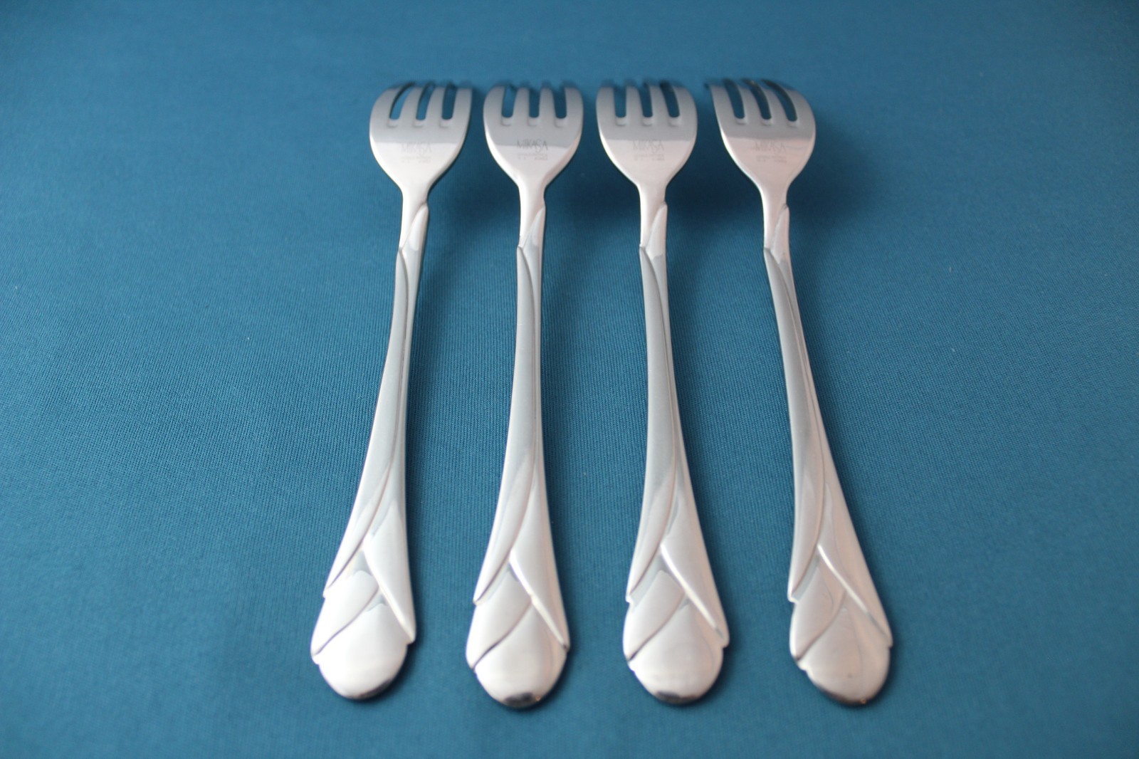 4 Dinner Forks Mikasa Gerald Patrick SWEET PEA Korea 18/8 Stainless 8"