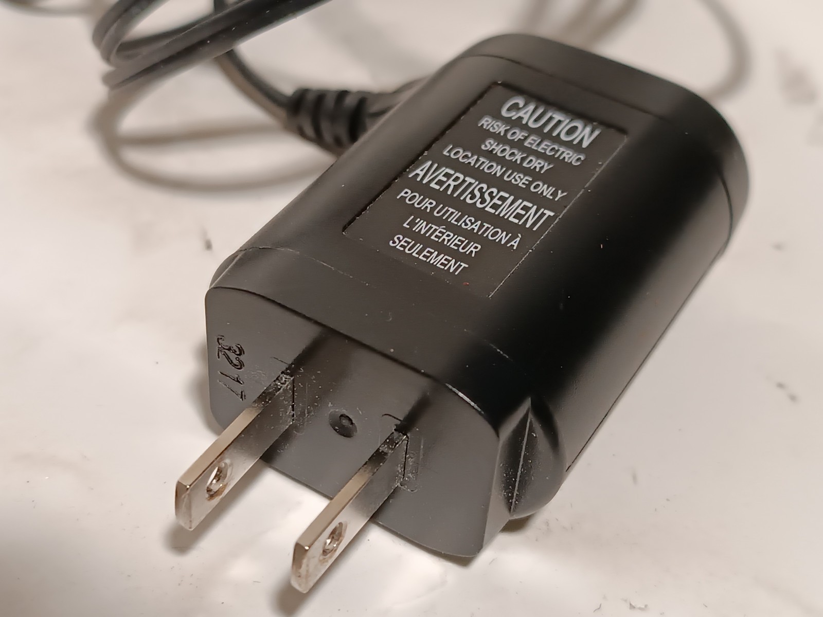 3M Healthcare 9681 rechargeable surgical handheld clipper with charging stand