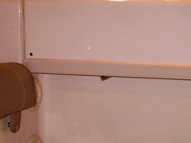 GRADY WHITE OEM 1 3/8" BEIGE FLEXIBLE TRIM - 10'