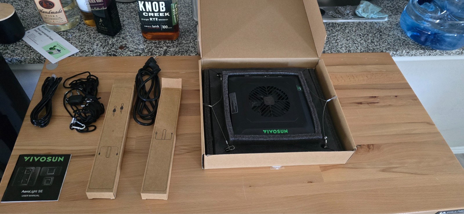 VIVOSUN AeroLight SE 200W LED Grow Light Full Spectrum Fan Cooling