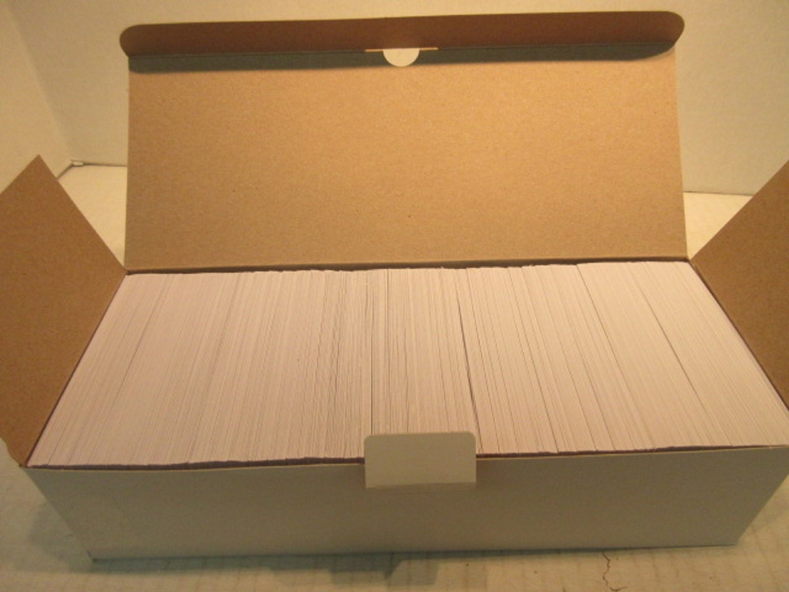 Box of 1000 Unitrade 102 White Dealer Sales Cards For Stamps