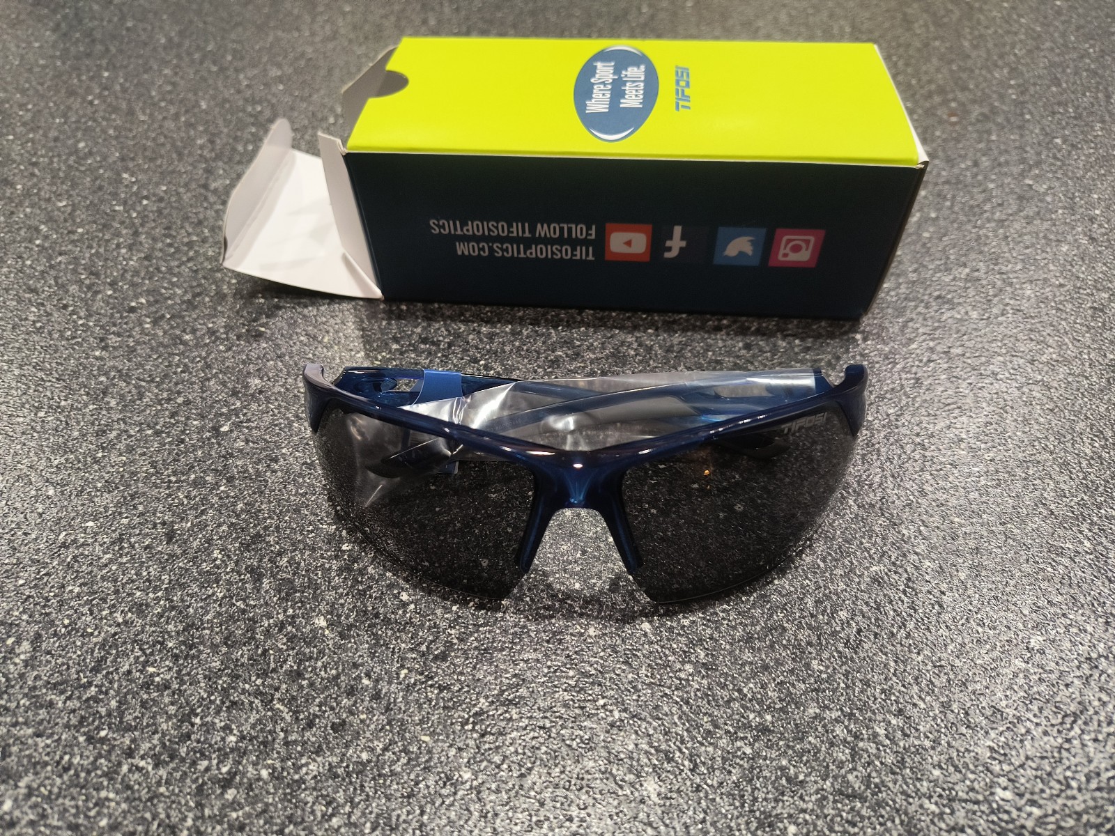 Tifosi Centus Midnight Navy Frame - Smoke Tint