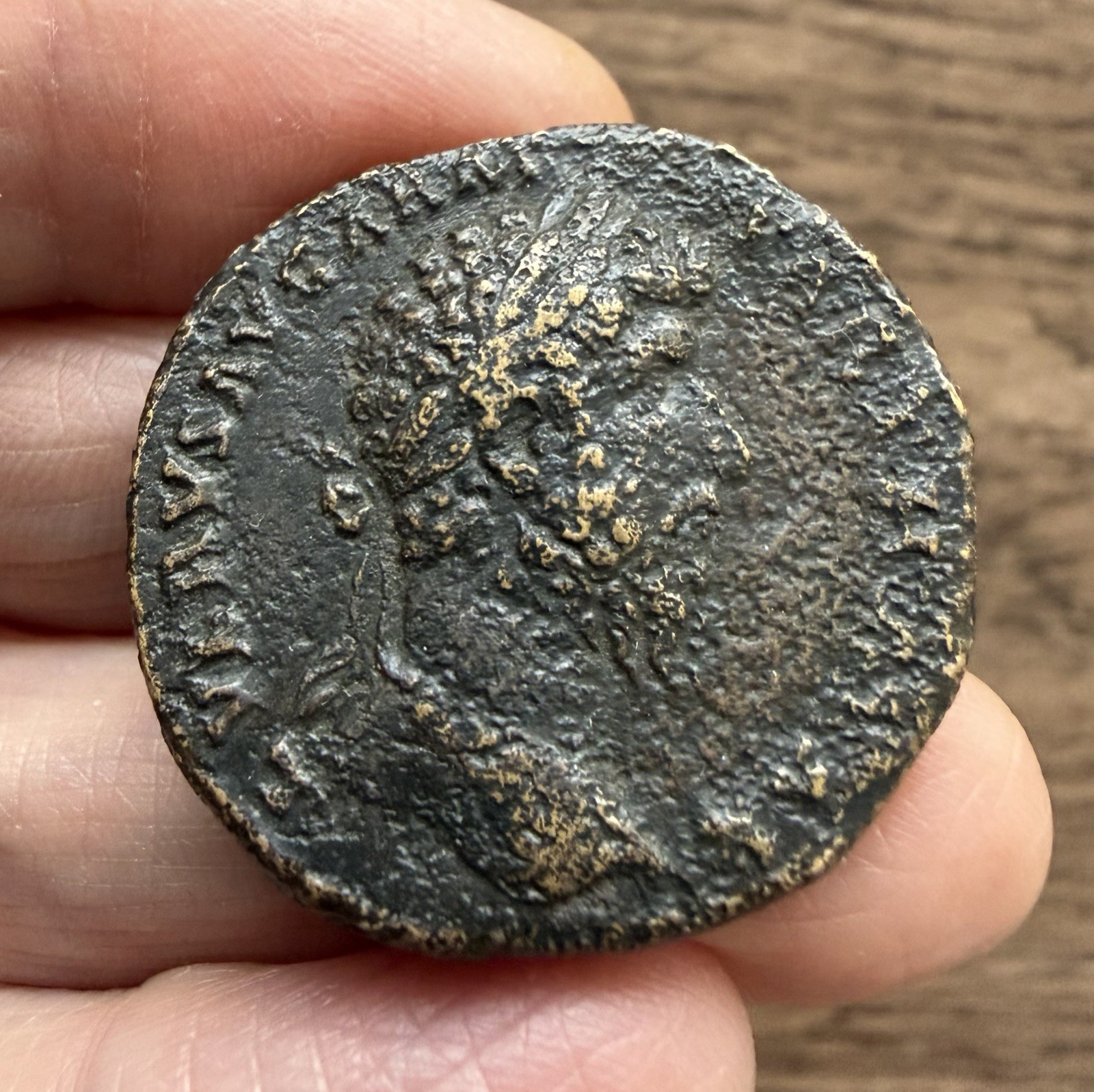 ROMAN. LUCIUS VERUS (161-169 A.D). BRASS SESTERTIUS.