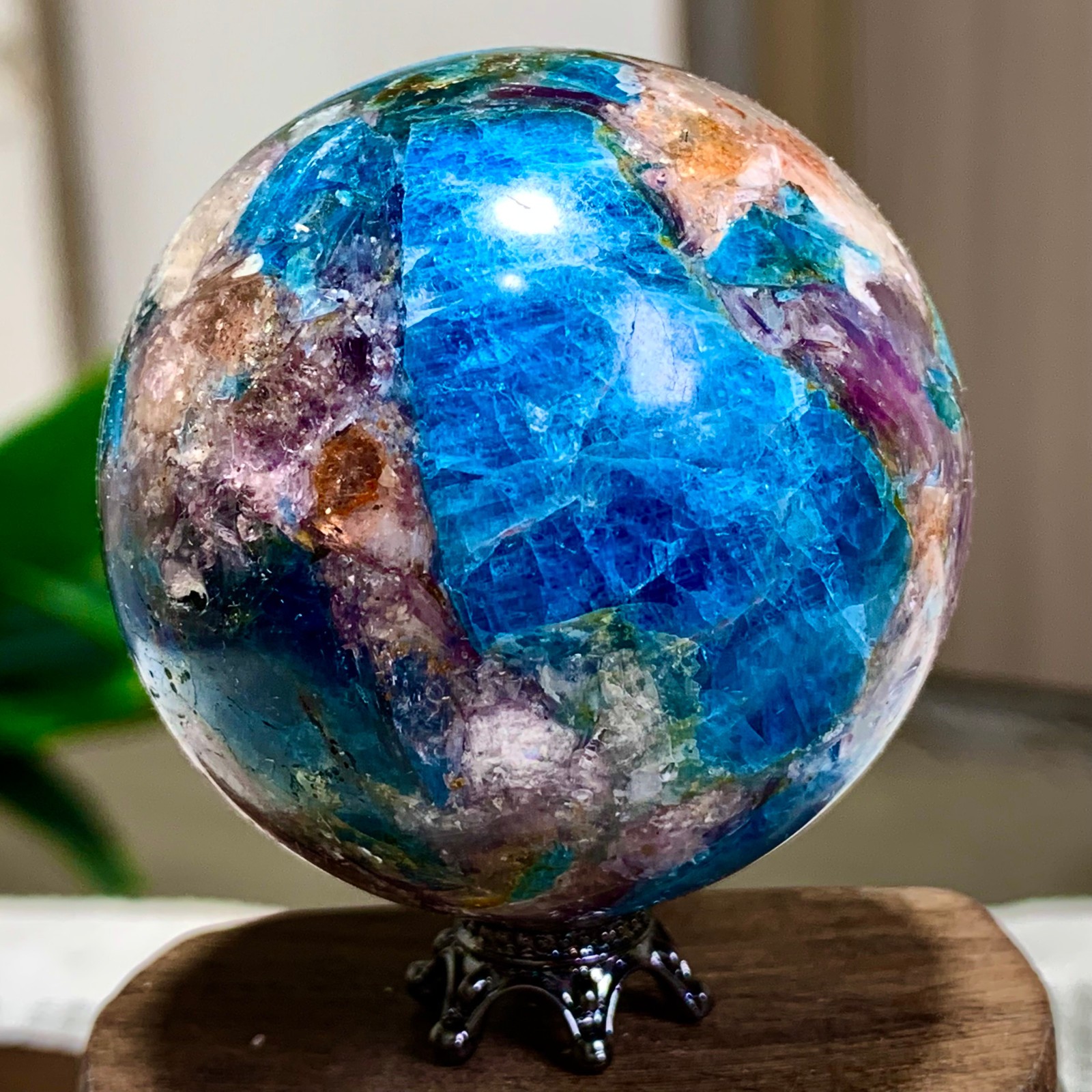 155G Natural Blue Aptite +Sun Stone purple lepidolite Sphere mineral sample