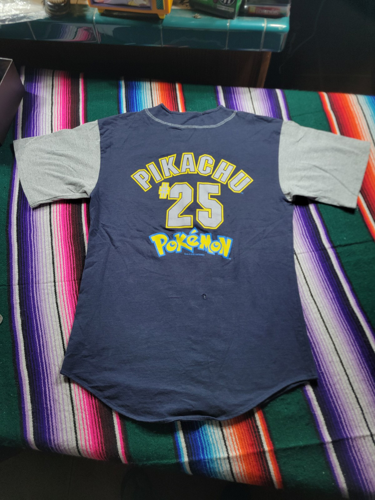 Vintage Pokemon Pikachu 2000 Nintendo Basketball T-Shirt Size Youth XL