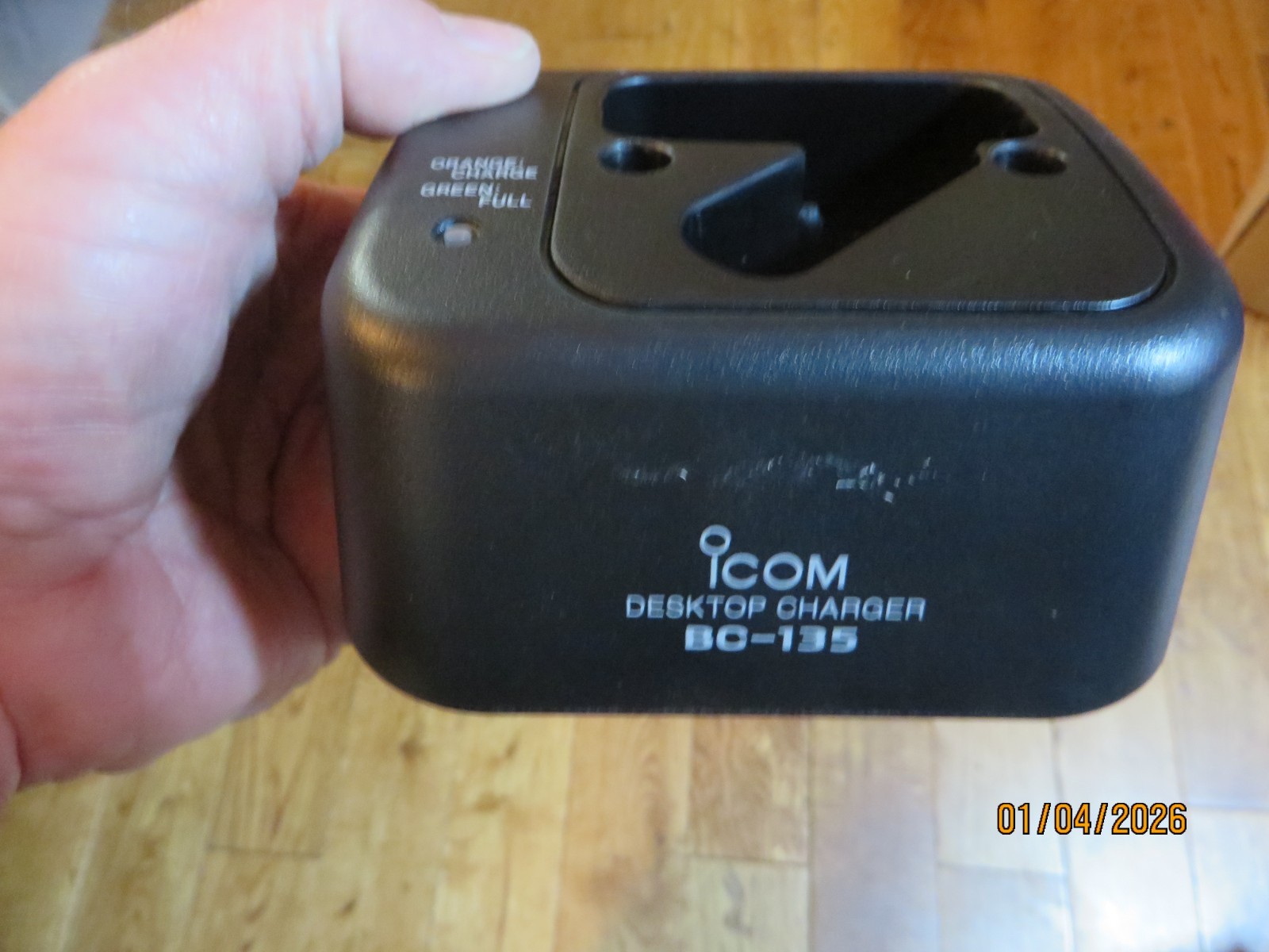 ICOM IC-R3 Handheld Wideband Communications Receiver .495 to 2450 MHz ++++