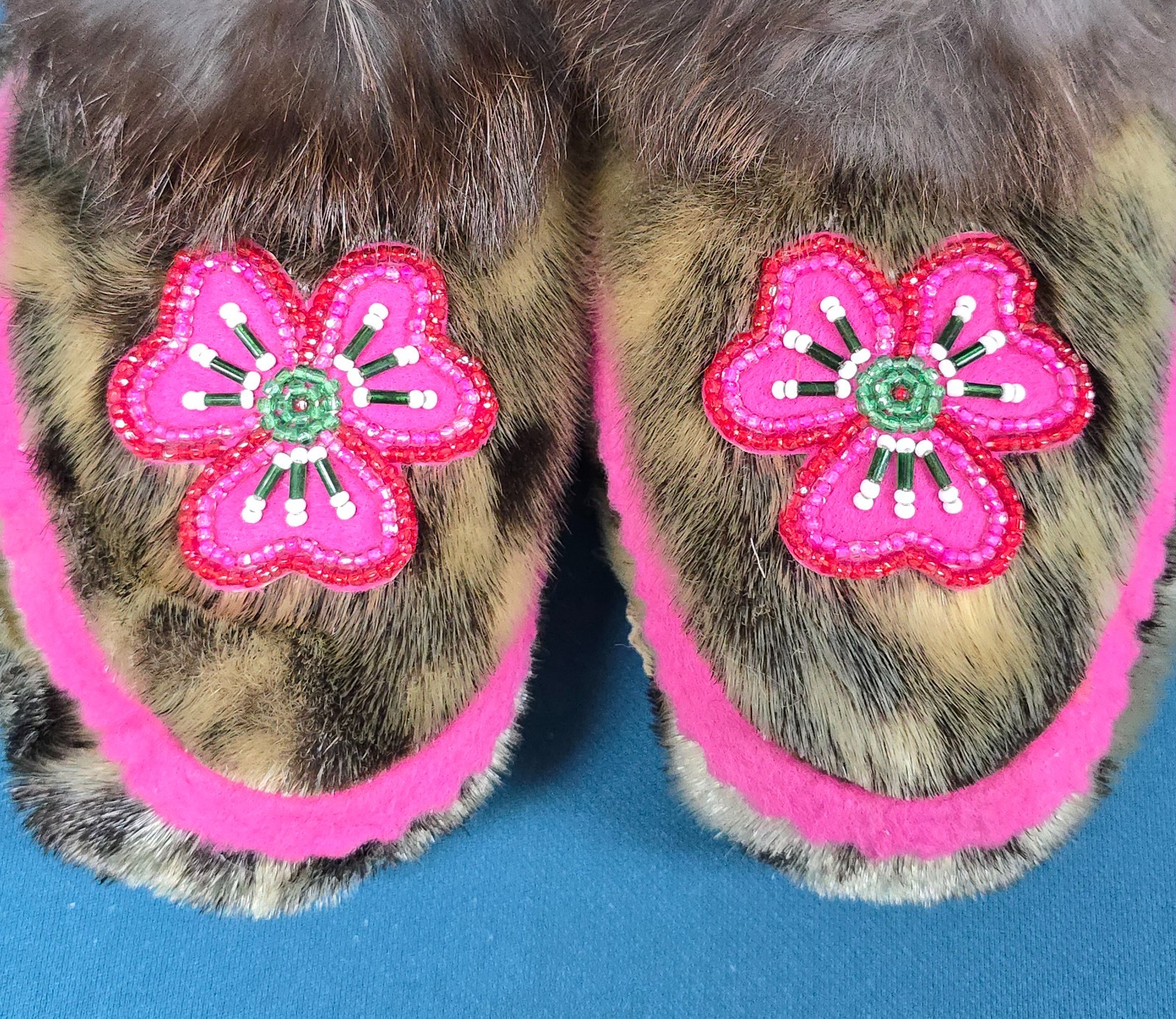 Vintage Handmade Alaska Native Inuit Eskimo Fur Slippers Beadwork 8.5-9