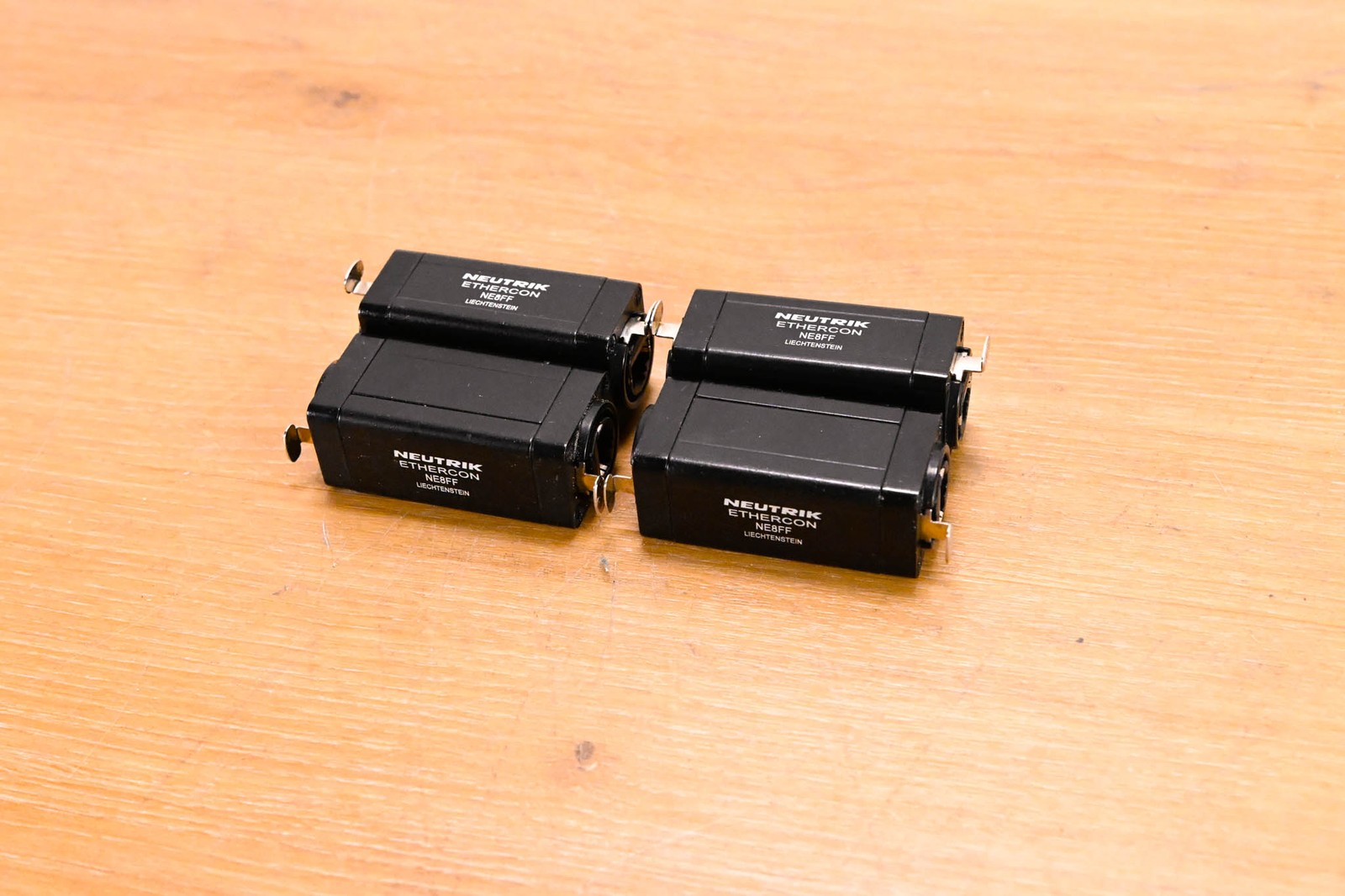 Neutrik NE8FF etherCON RJ45 Feedthrough Coupler Adapter (Pack of 4) CG01XVQ