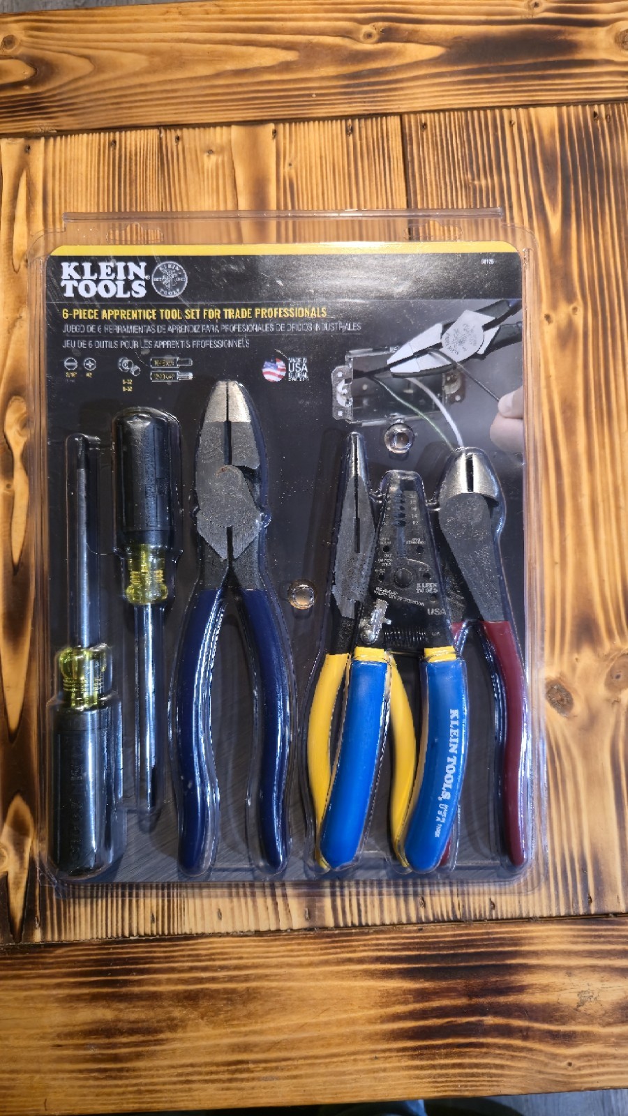 Klein Tools 94126 6-Piece Apprentice Tool Set. ((read Description))