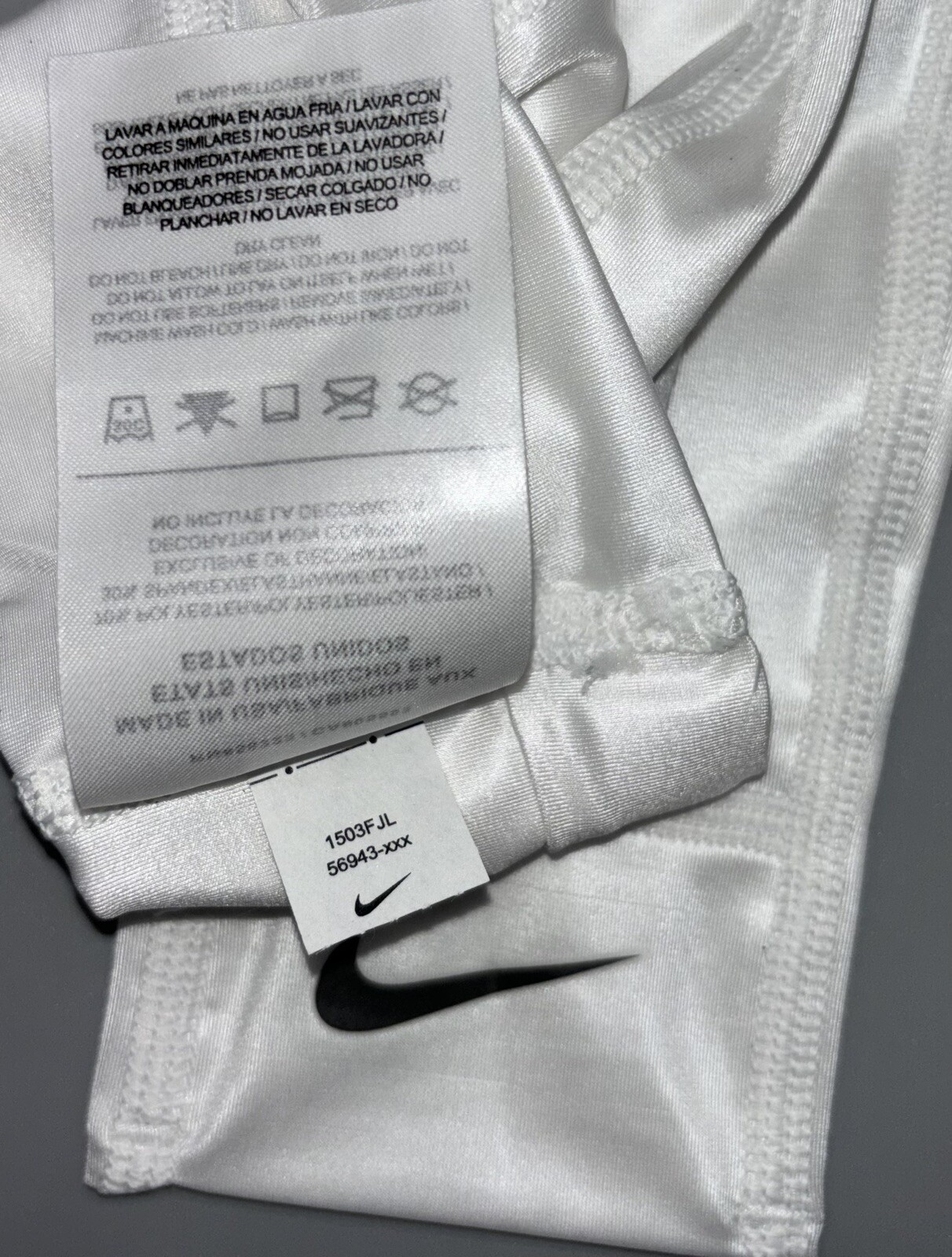 Nike Oregon Ducks Track PE Women’s Medium White Calf Leg Sleeves X’s 2 BRAND NEW