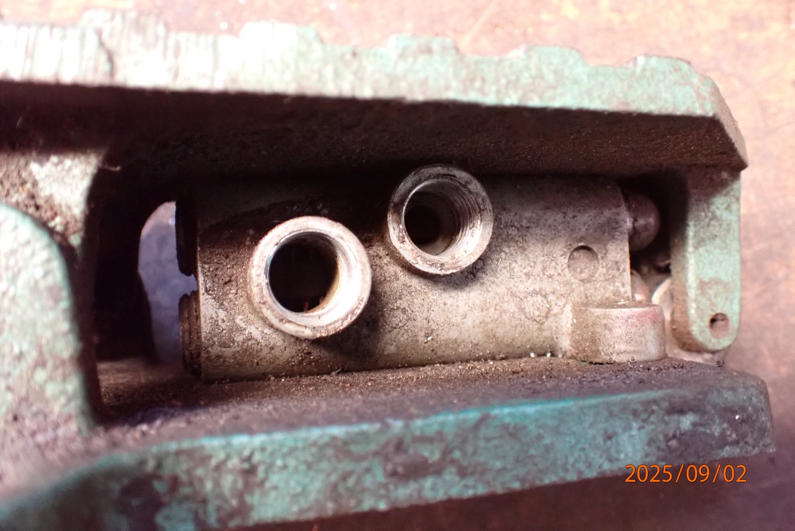 LOT A: OLDER HEINRICH PNEUMATIC AIR FOOT CONTROL PEDAL WORKS LEAKS