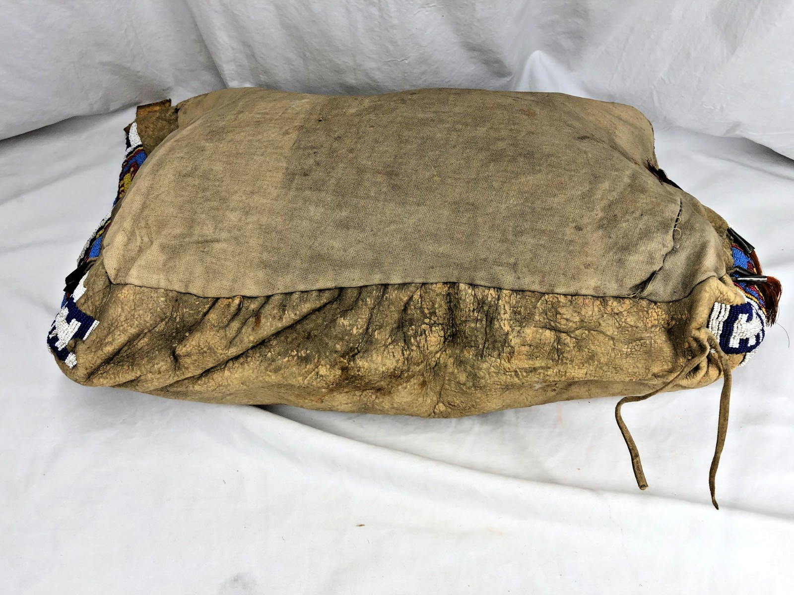 ANTIQUE LATE 1800'S SIOUX TEEPEE BAG OR SADDLE BAG W/ QUILL & BEADED DECORATIONS