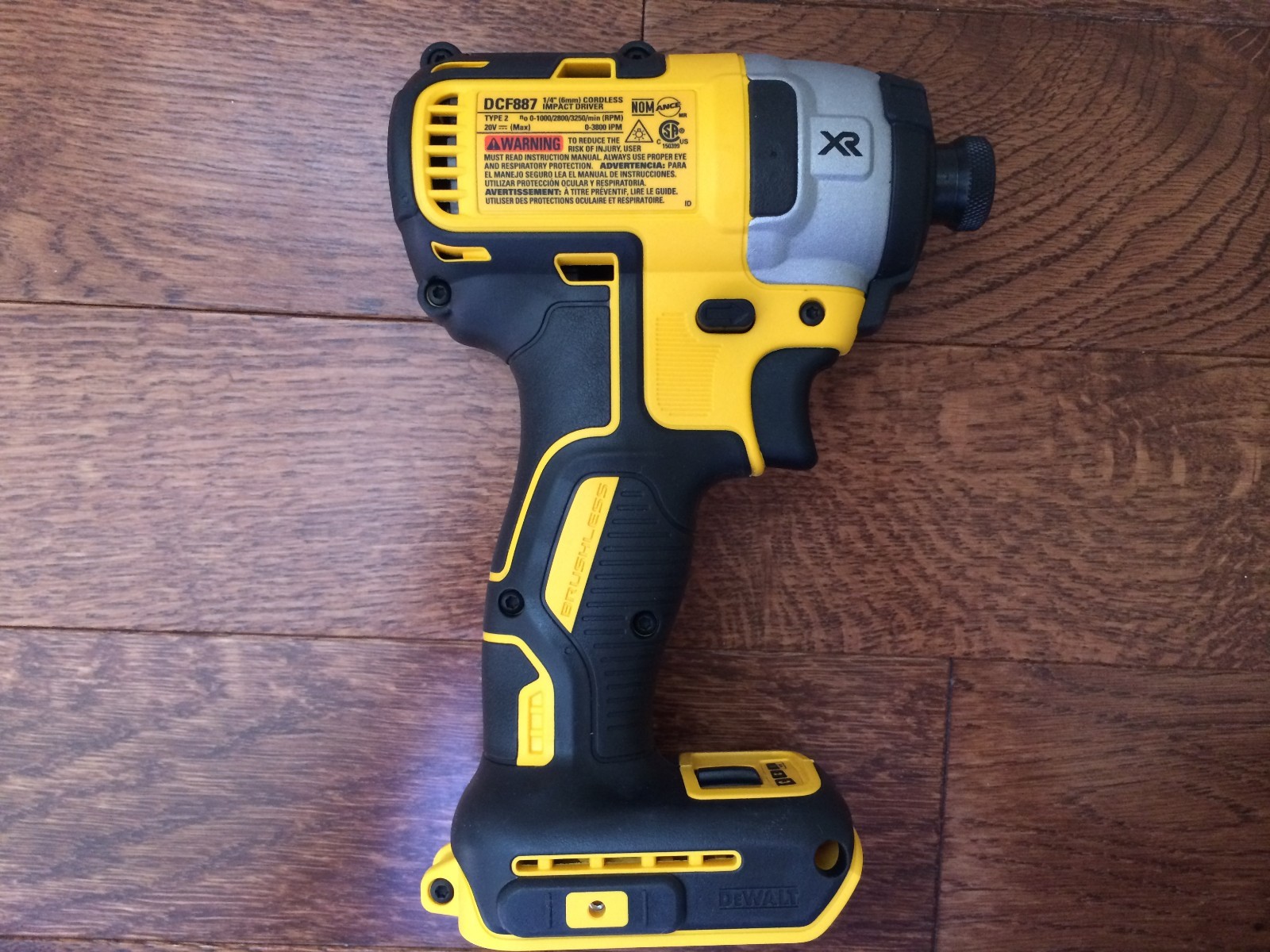 New DeWalt 20 Volt 20v Max XR Brushless Cordless 1/4" Impact Driver DCF887