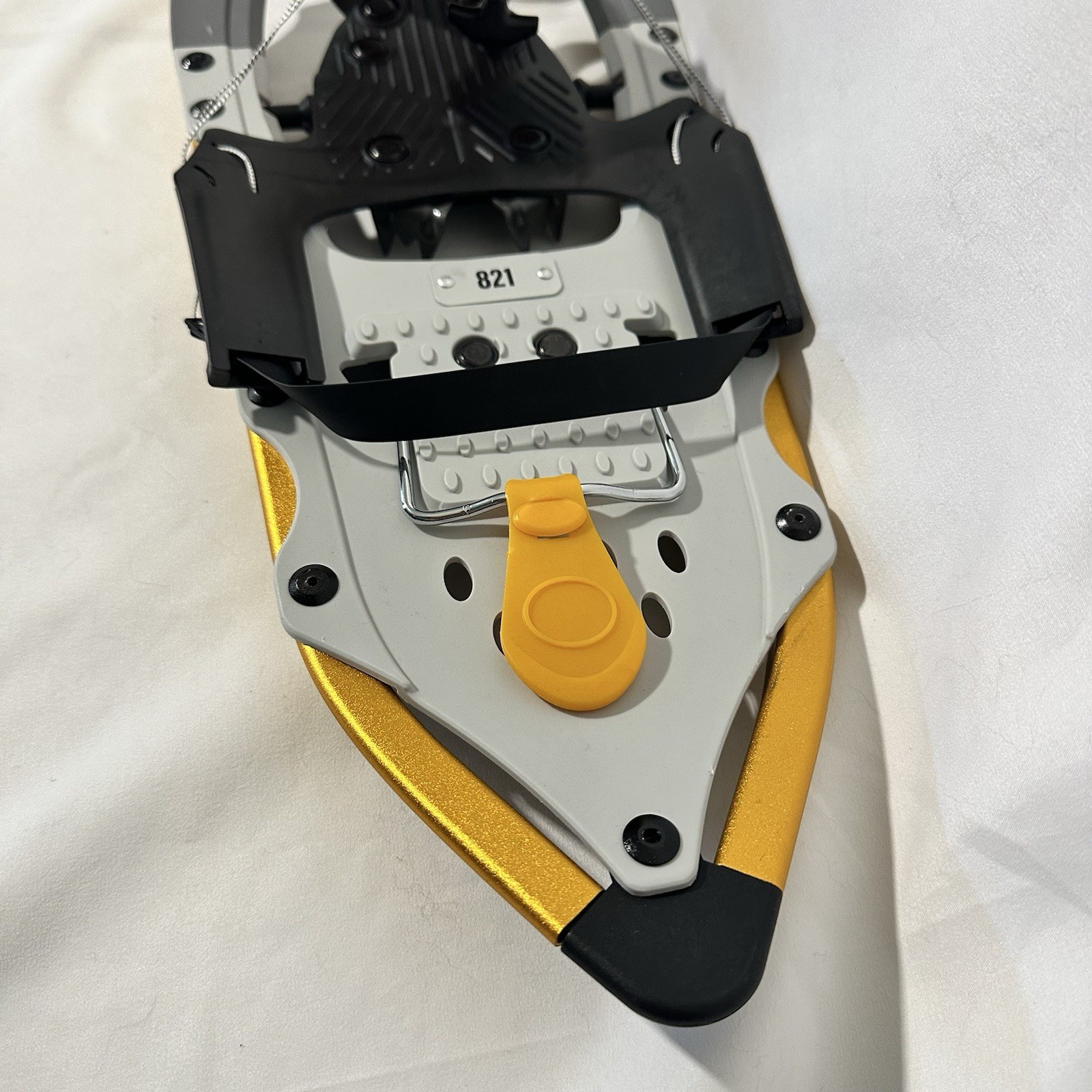 Denali Sawtooth Spin Snowshoes 8x21 Quick-Adjust Kit w/ Poles & Bag – 150 lb