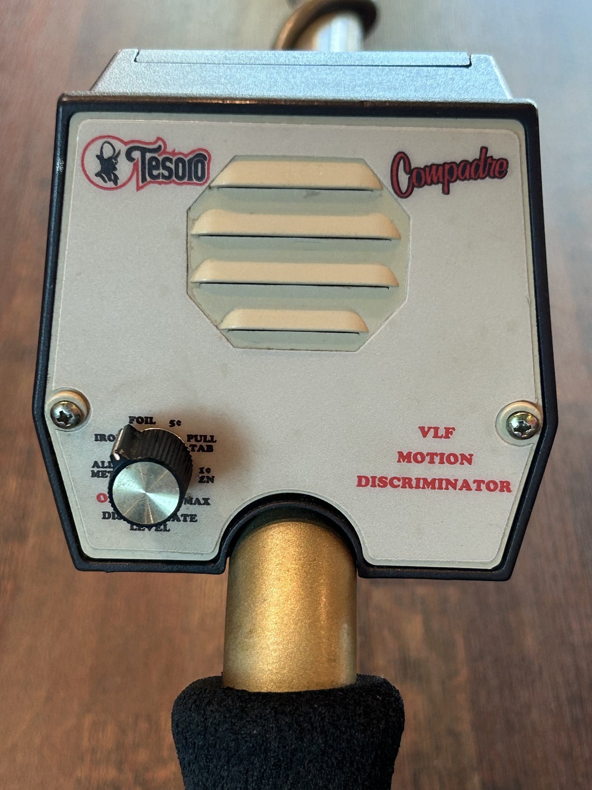 Tesoro COMPADRE Metal Detector with 5.75 Inch Coil, New Battery, Manual - Nice!