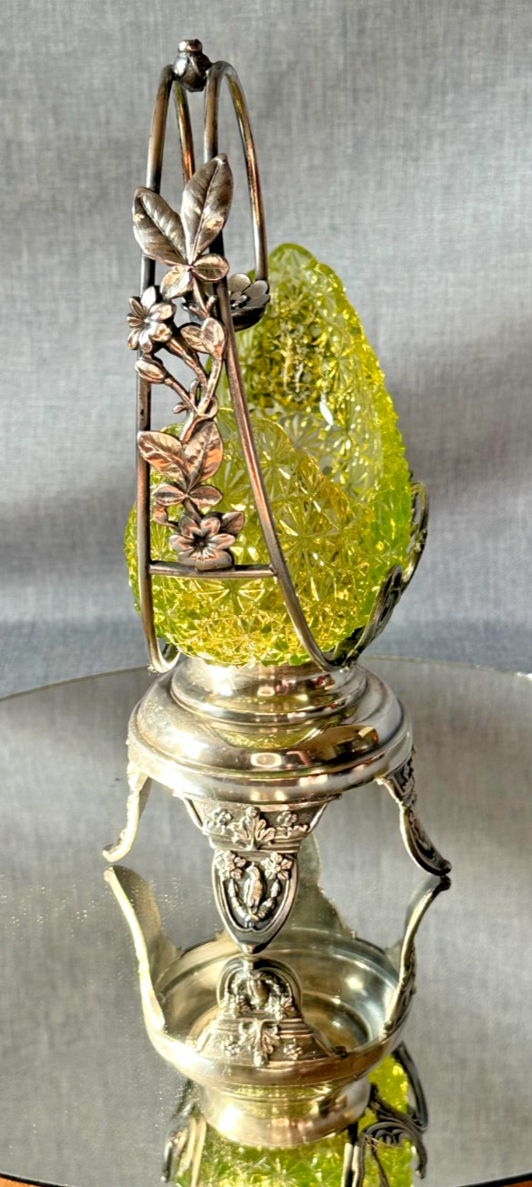 Antique Barbour Brothers Quadruple plate Castor Button & Bows Daisy Canoe Bowl