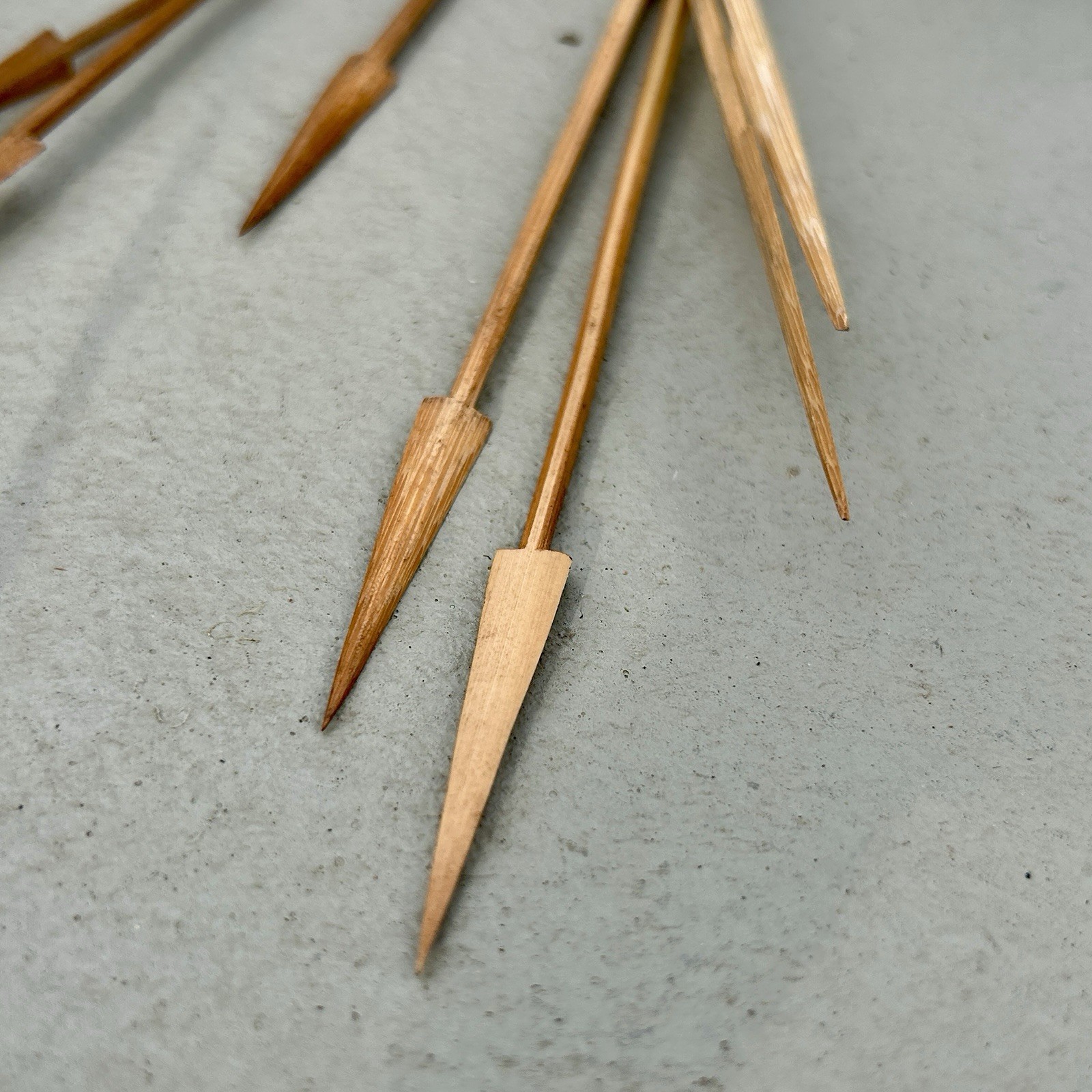 Borneo Dayak Bamboo Blowpipe Dart Quiver Tolor w/ 7 Darts Rattan 1960s Vintage