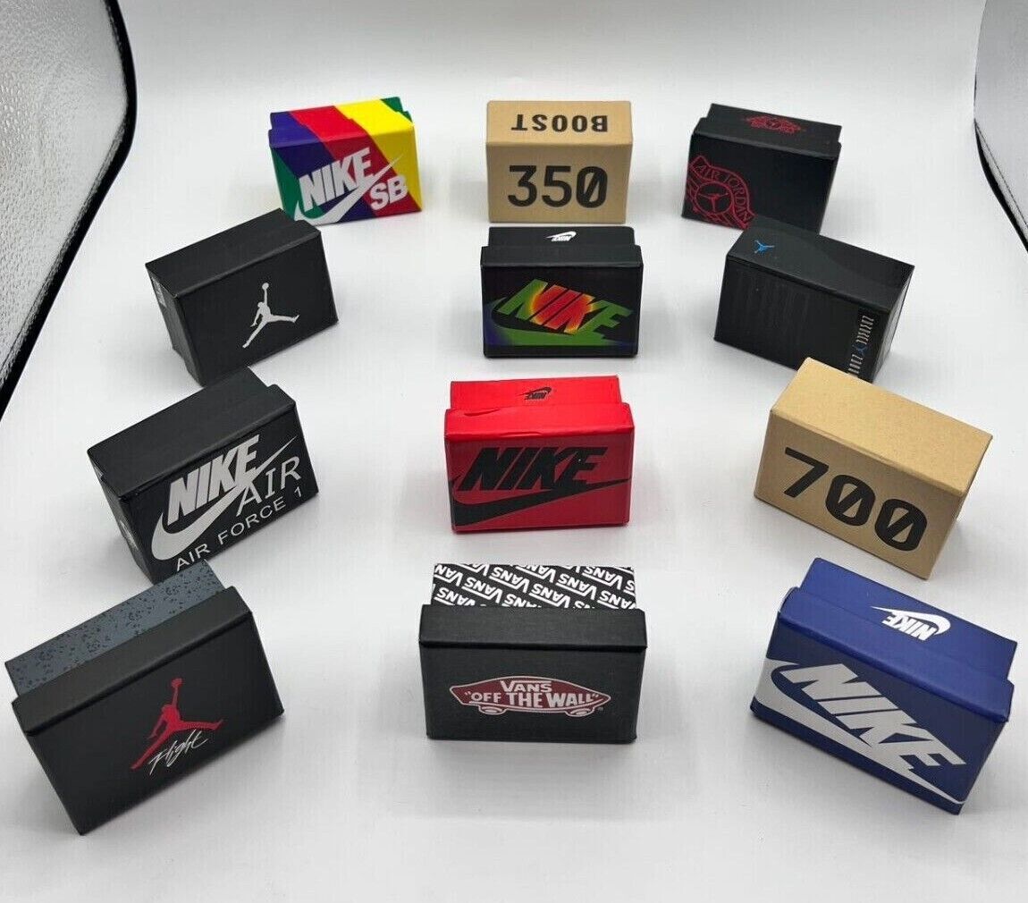 Variety Sneaker Keychain,Jordan Mini Shoe Keychain With or without Box