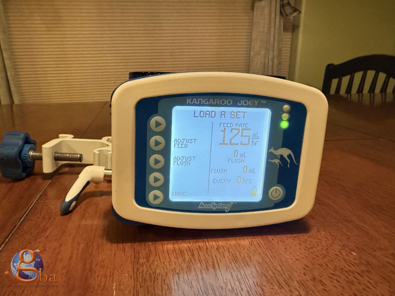 Covidien Kangaroo Joey Feeding Pump w/ Pole Clamp & Power Adapter
