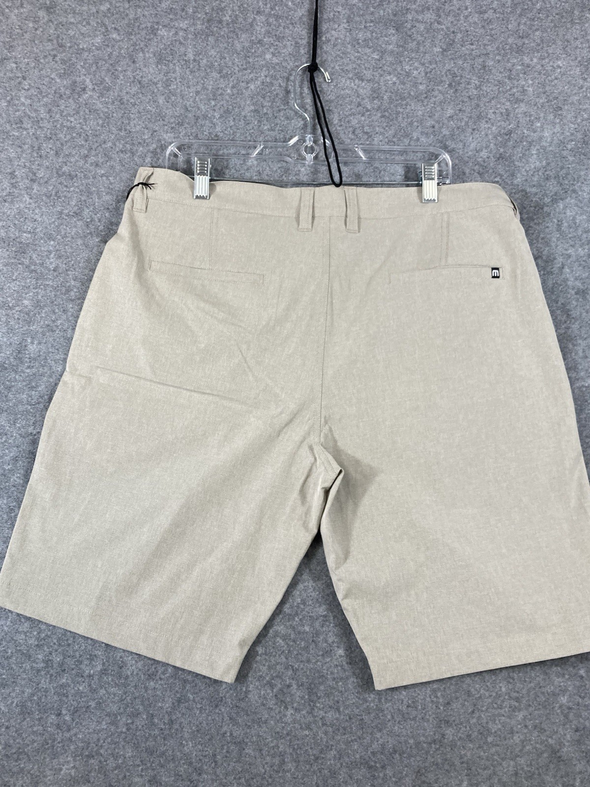 Travis Mathew Beck Golf Chino Shorts Mens 38 Khaki Stretch Wrinkle Resistant NWT