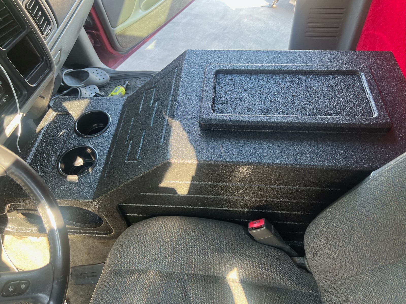 Chevy Silverado Gmc Sierra 99-06 Center Console Subwoofer Box For 1x12"