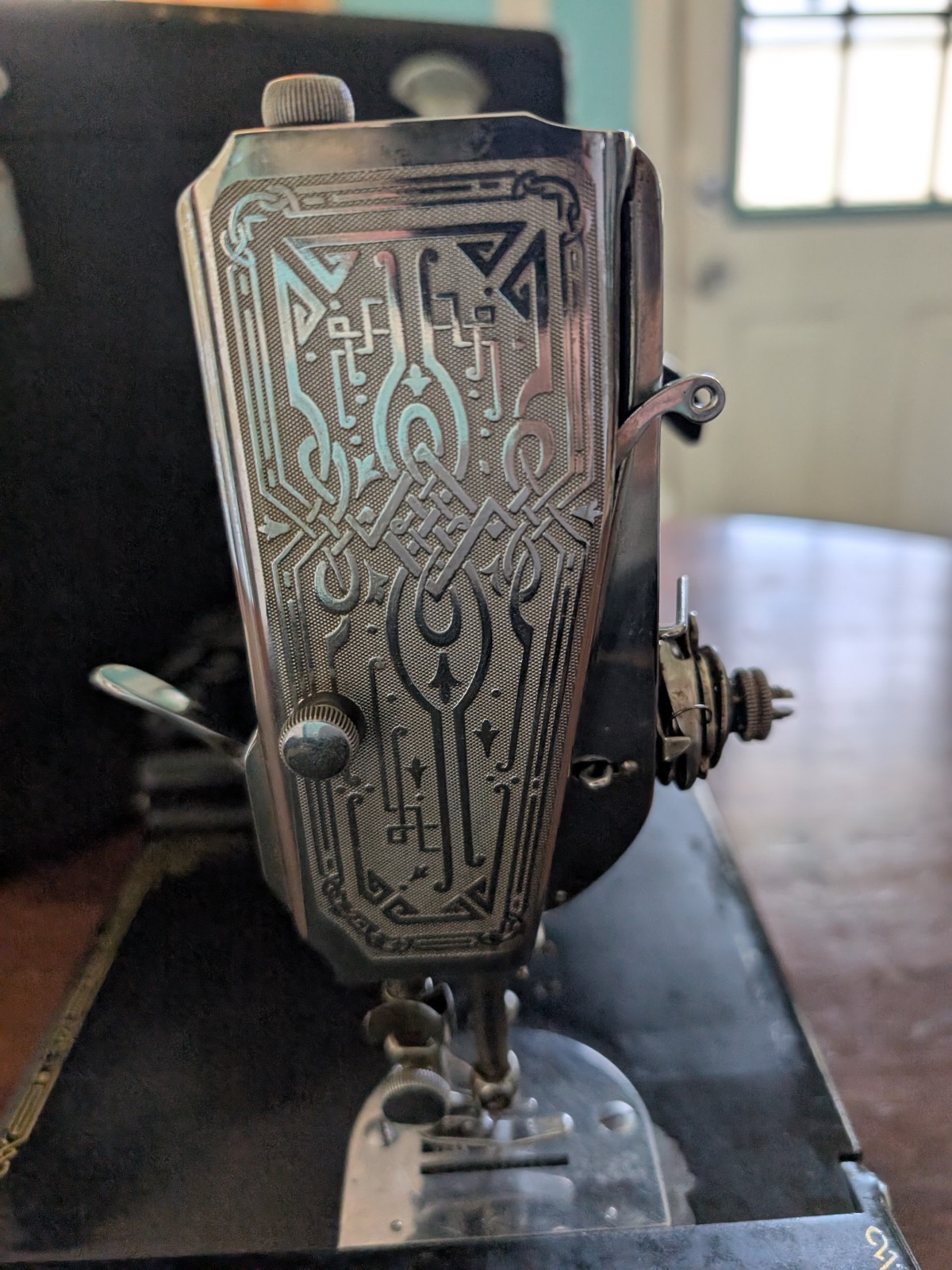 Vintage 1936 Singer Featherweight Sewing Machine 221 W/Case & Peddle Scroll face