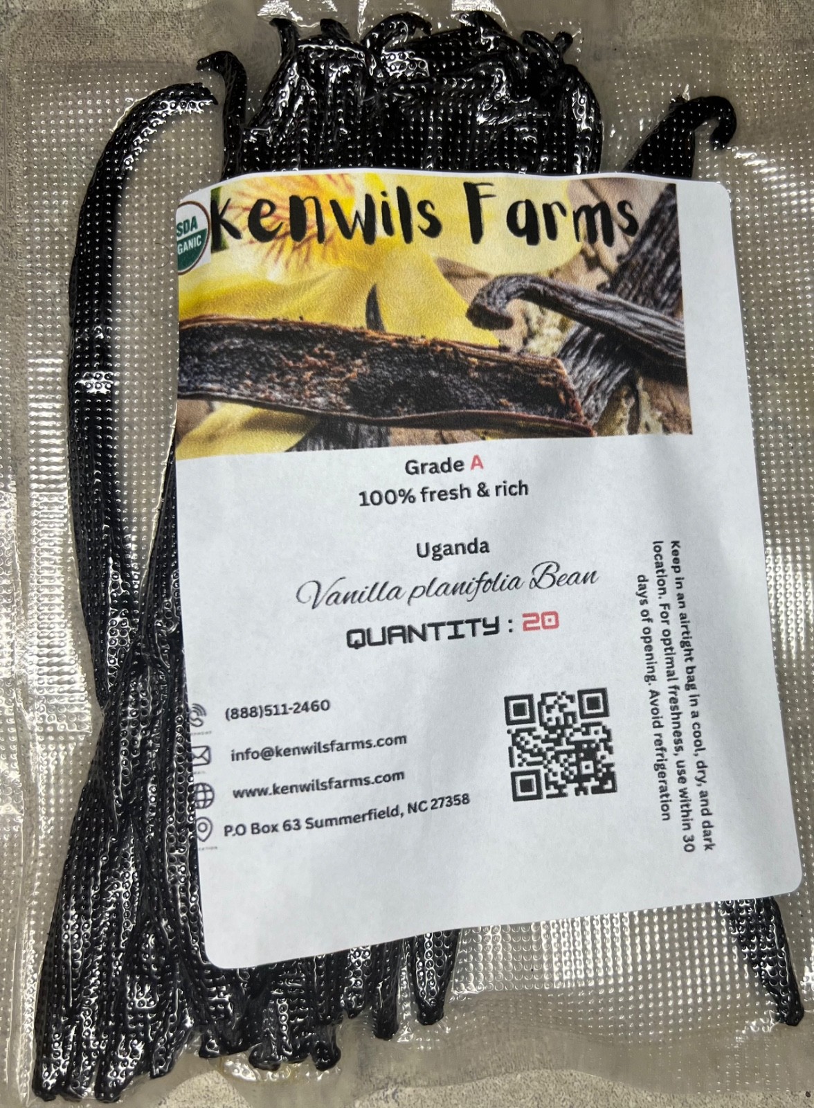 Organic vanilla beans, Grade A. Plump, moist with 30-35% moisture content