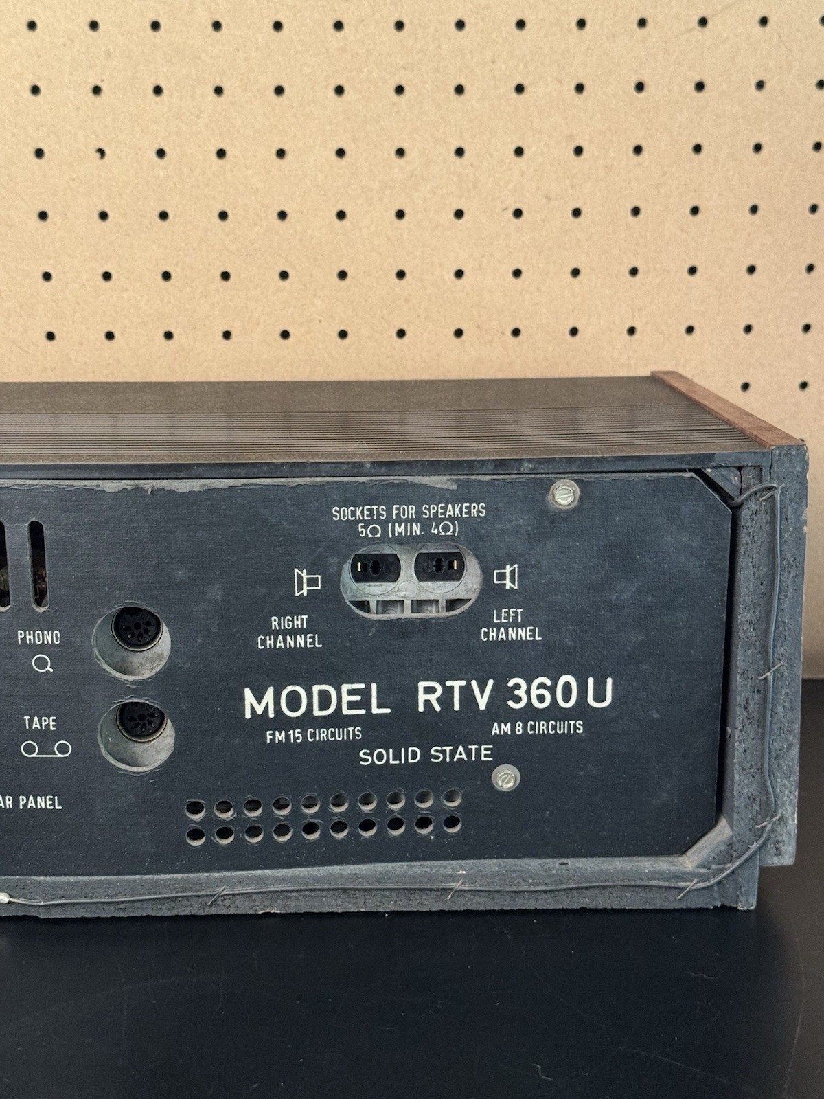 Grundig RTV 360U Solid State Am/Fm Short Wave Radio Stereo w/Speakers *READ*