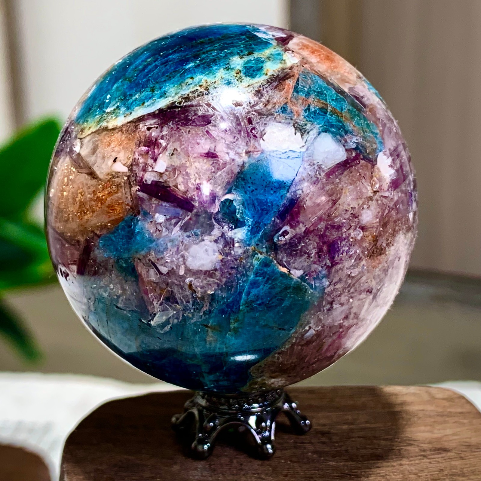 132G Natural Blue Aptite +Sun Stone purple lepidolite Sphere mineral sample