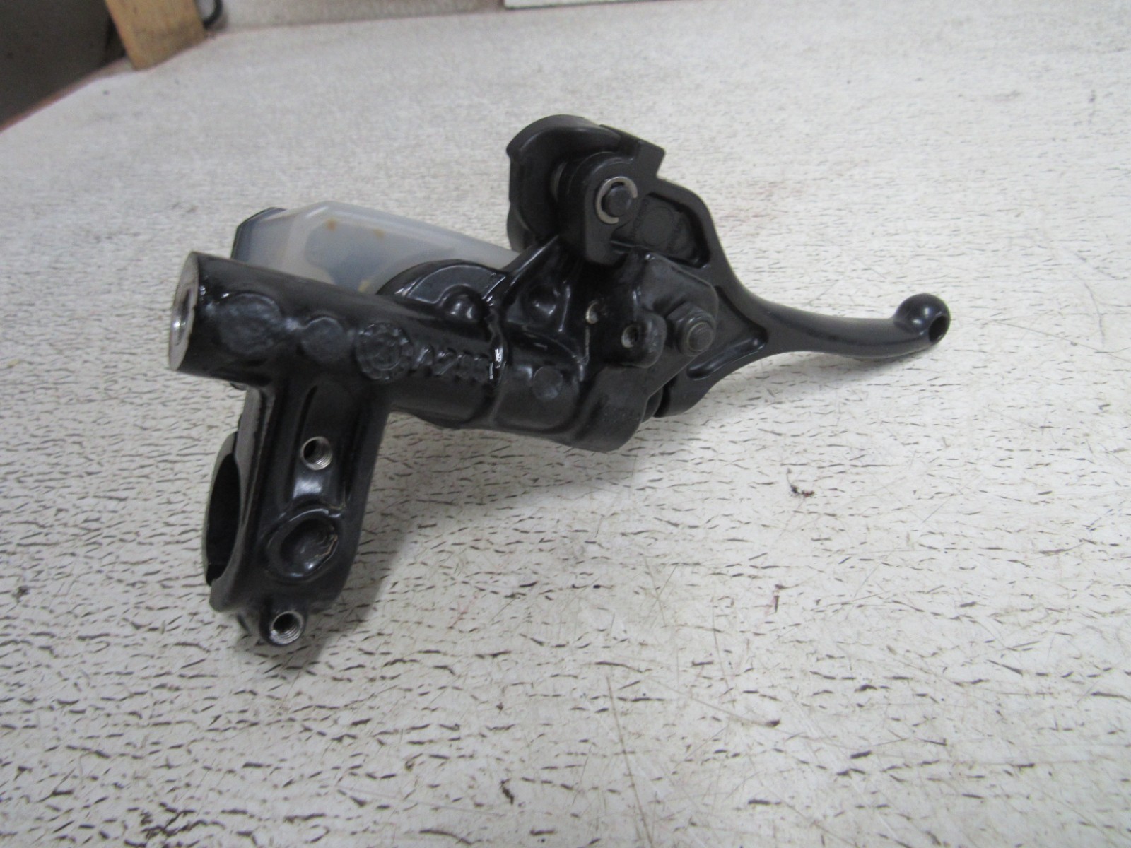 22 SKI DOO SKANDIC SWT 900 ACE BRAKE MASTER CYLINDER PERCH LEVER OEM #0509