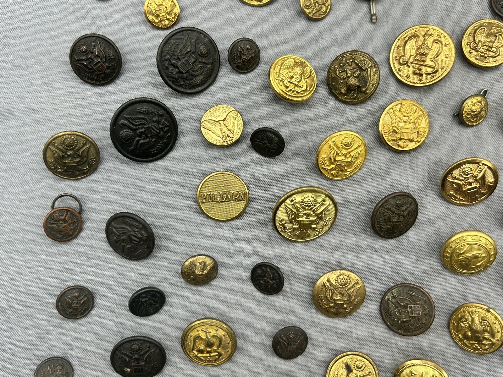 Random Lot Of (4) Original War Buttons - Military Antique Brass More Read