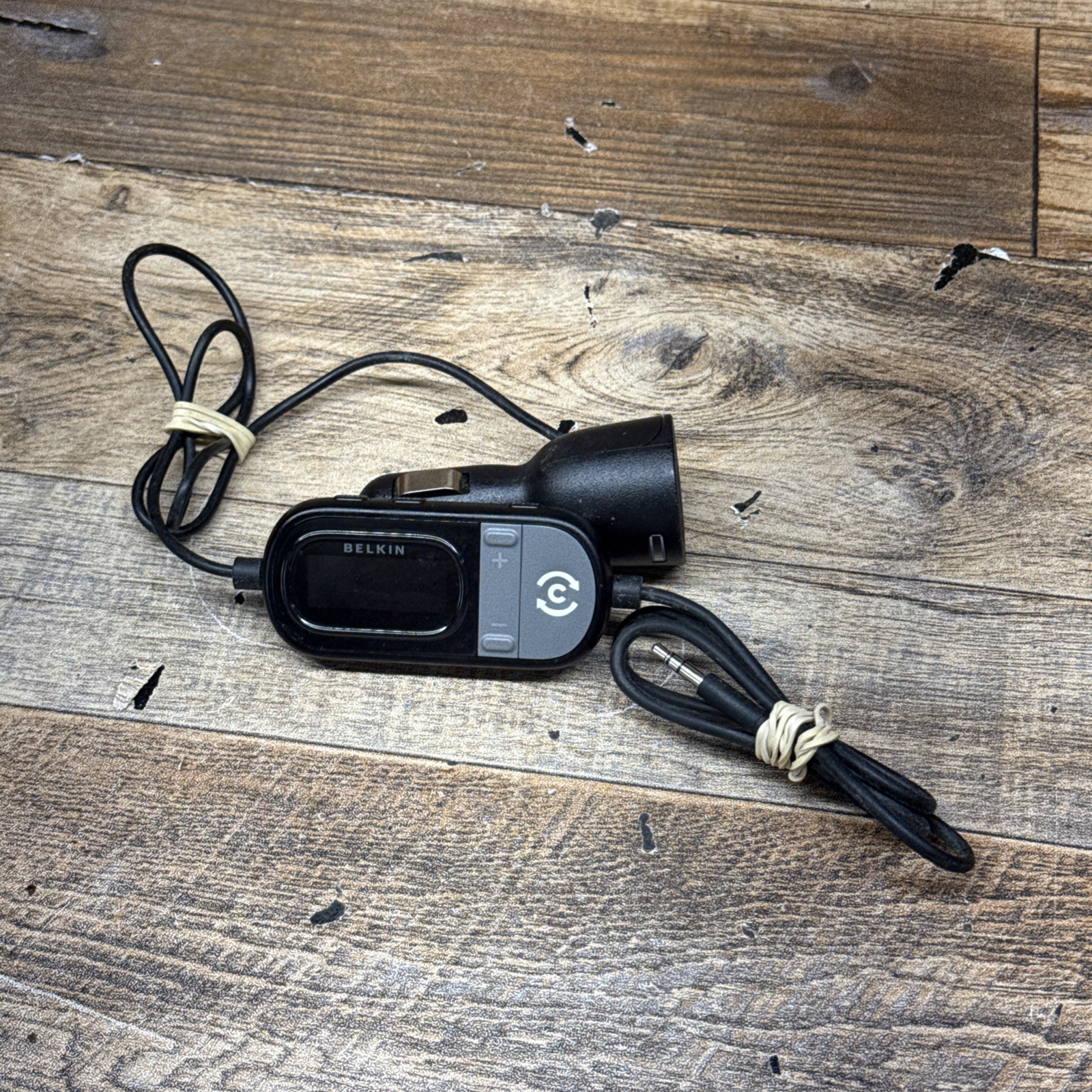 Belkin Tunecast Auto FM Transmitter 3.5mm Plug & USB Charging Port F8Z439