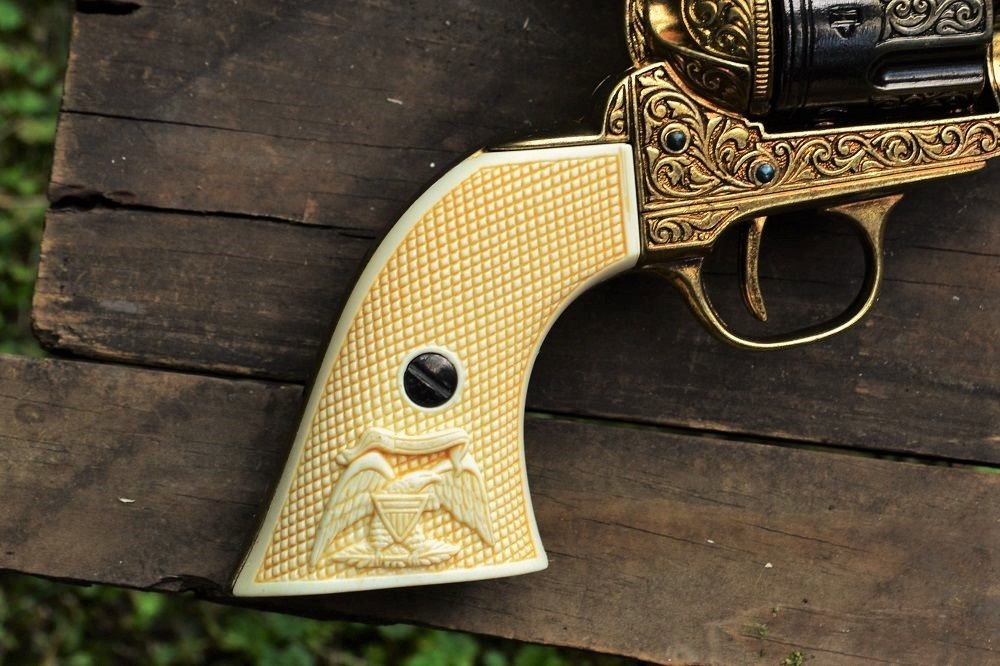 Colt Cavalry M1873 Single Action Army Peacemaker Revolver - 1873 - Denix Replica