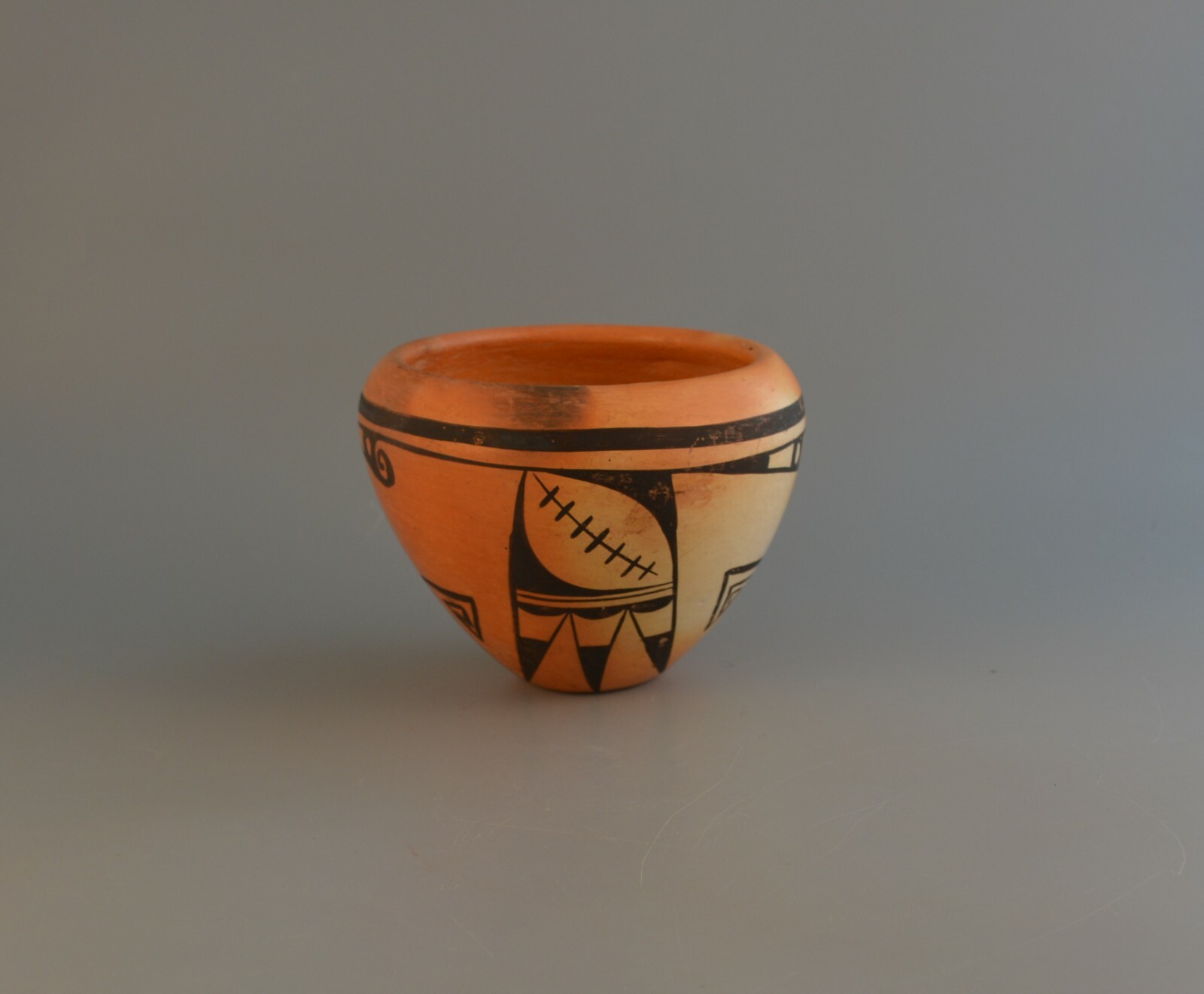 Vintage Traditional Hopi Pueblo Indian Pot - 5 1/8" Across