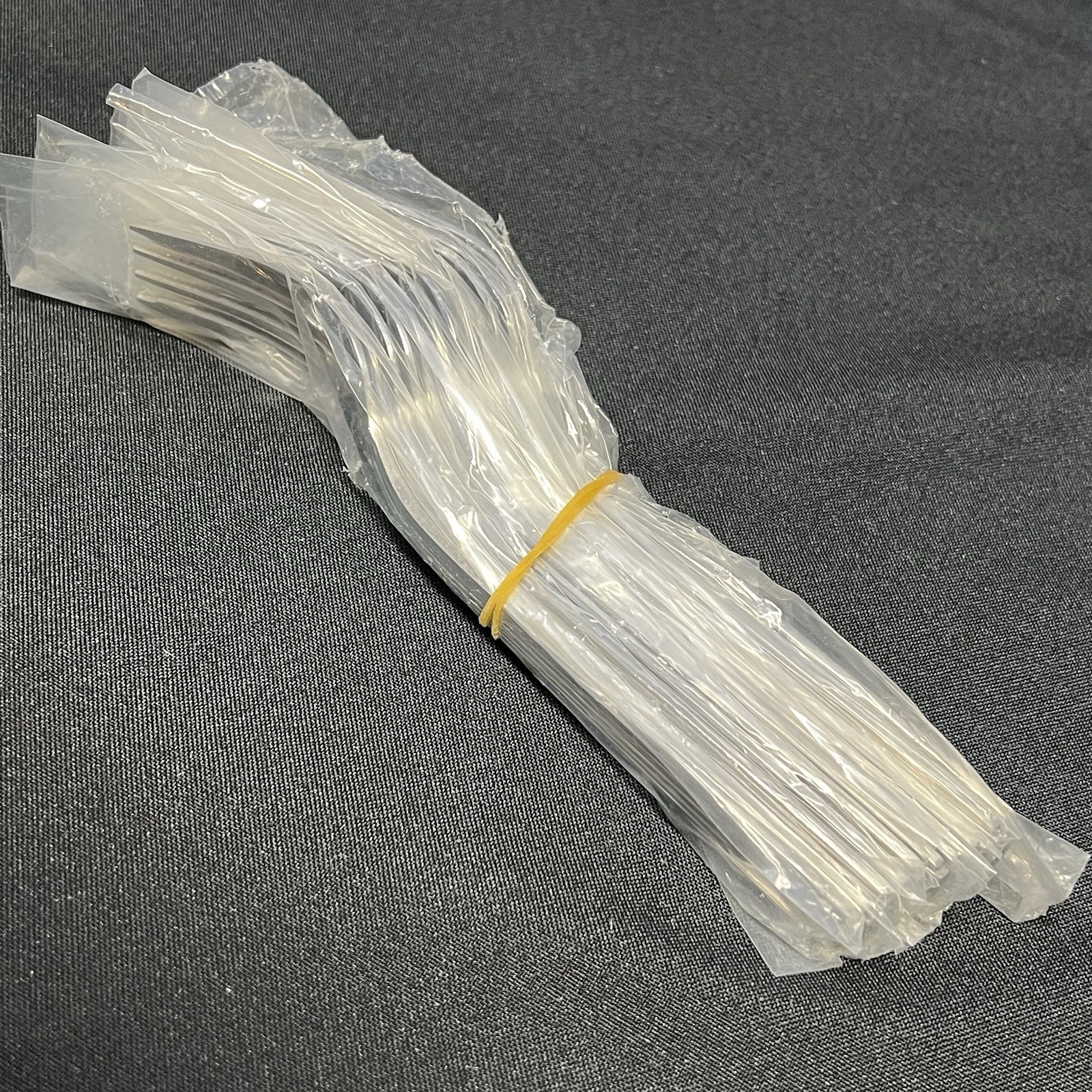 12-ct Heavy Weight 6¾" Salad/Dessert Fork • Varick Estate • 18/0 Stainless Steel