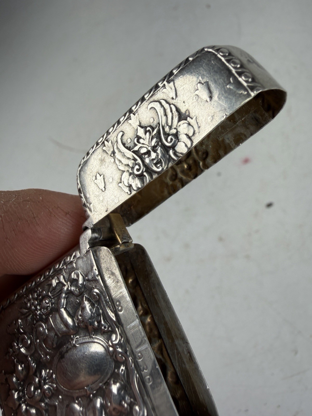 Antique Victorian Sterling Silver Repoussé Match Safe Vesta Case Late 1800s