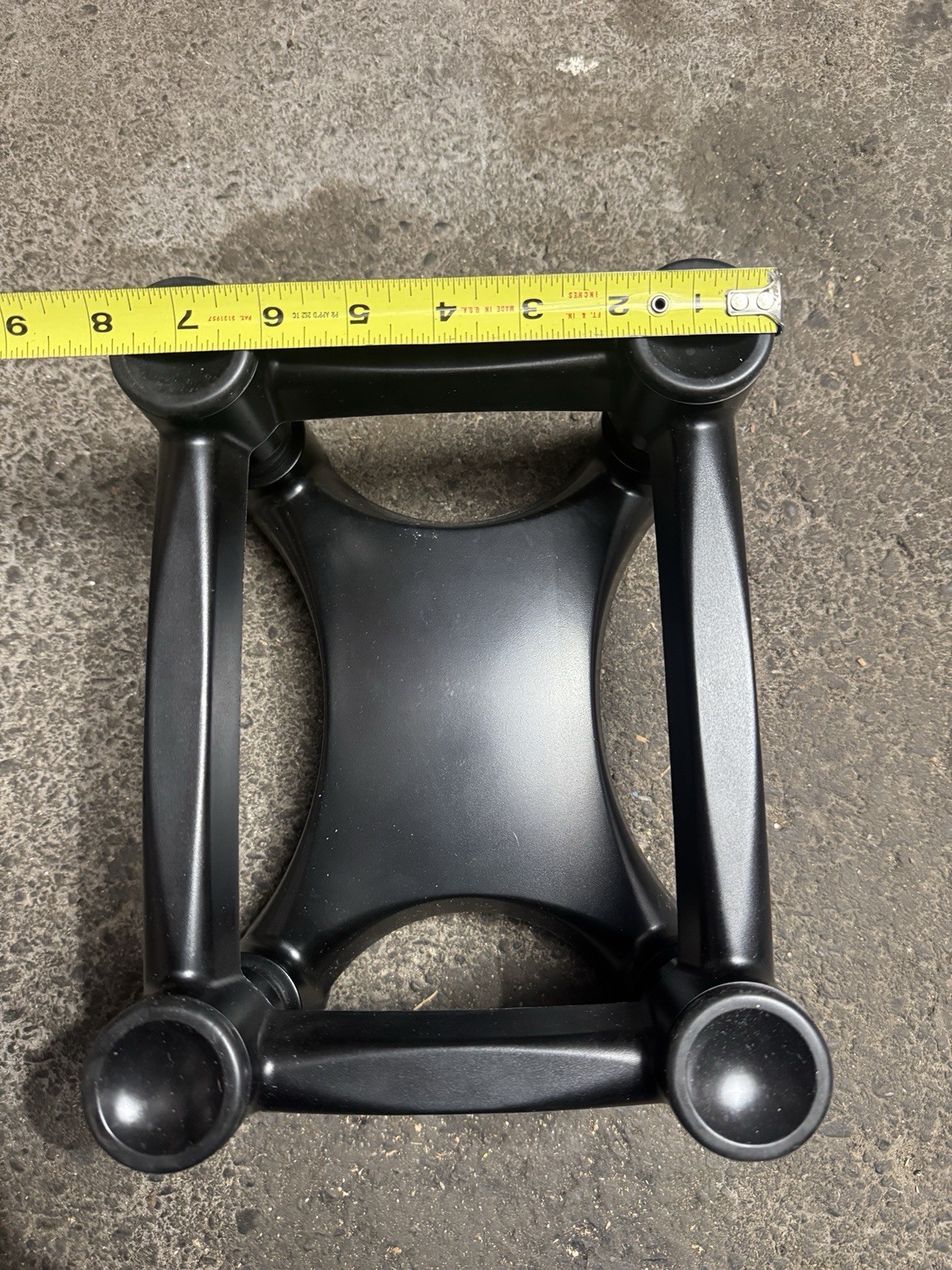 Lot of 2 IsoAcoustics ISO-L8R200 Acoustic Subwoofer Isolation Stand